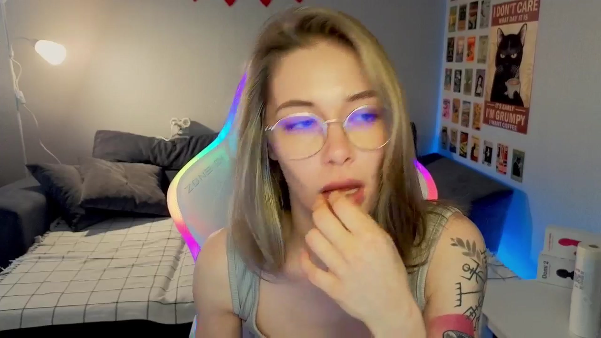 Gallery image thumbnail from KeepSpark's myfreecams stream on, 08/28/2024, 07:02 image 18 of 20