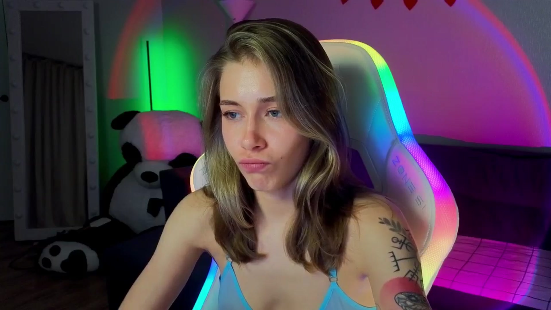 Gallery image thumbnail from KeepSpark's myfreecams stream on, 09/17/2024, 05:33 image 18 of 20