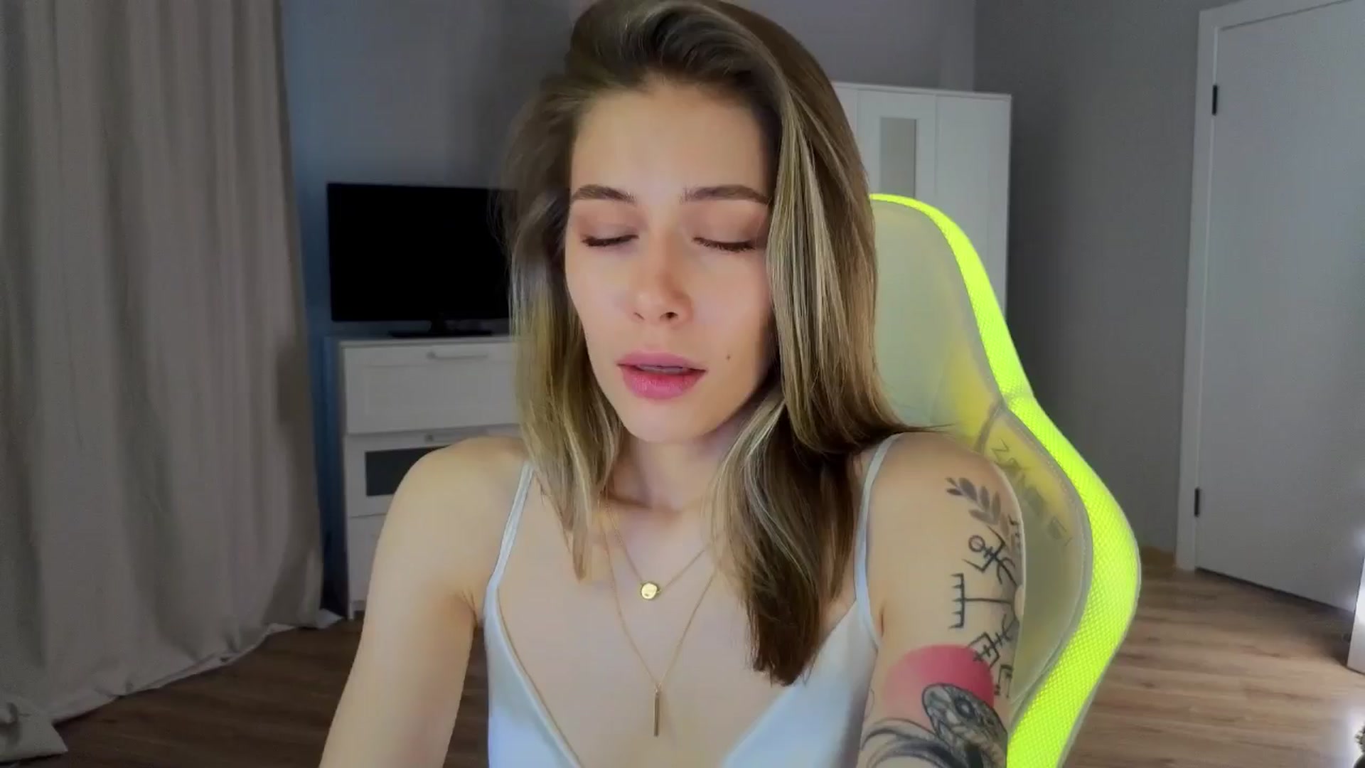 Gallery image thumbnail from KeepSpark's myfreecams stream on, 10/15/2024, 08:09 image 1 of 20