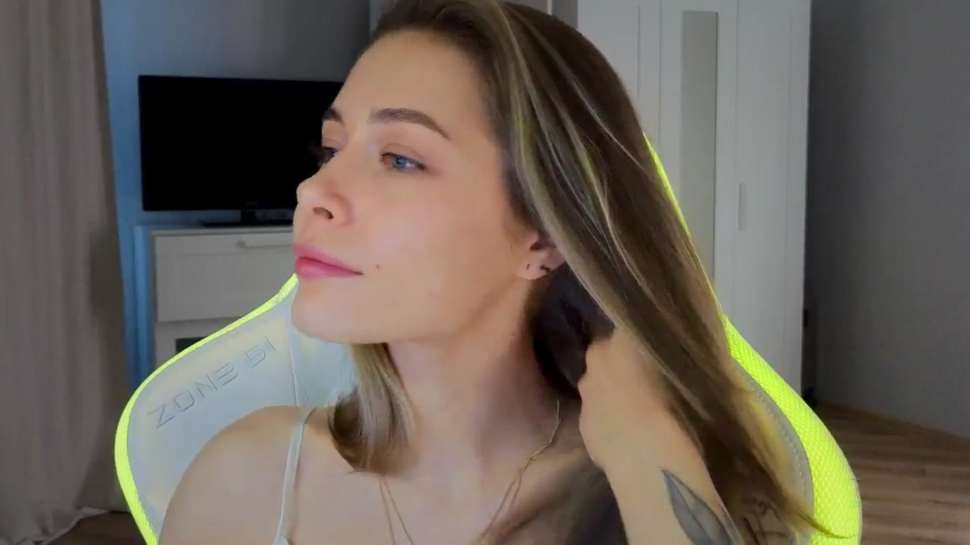 Gallery image thumbnail from KeepSpark's myfreecams stream on, 10/15/2024, 08:09 image 8 of 20