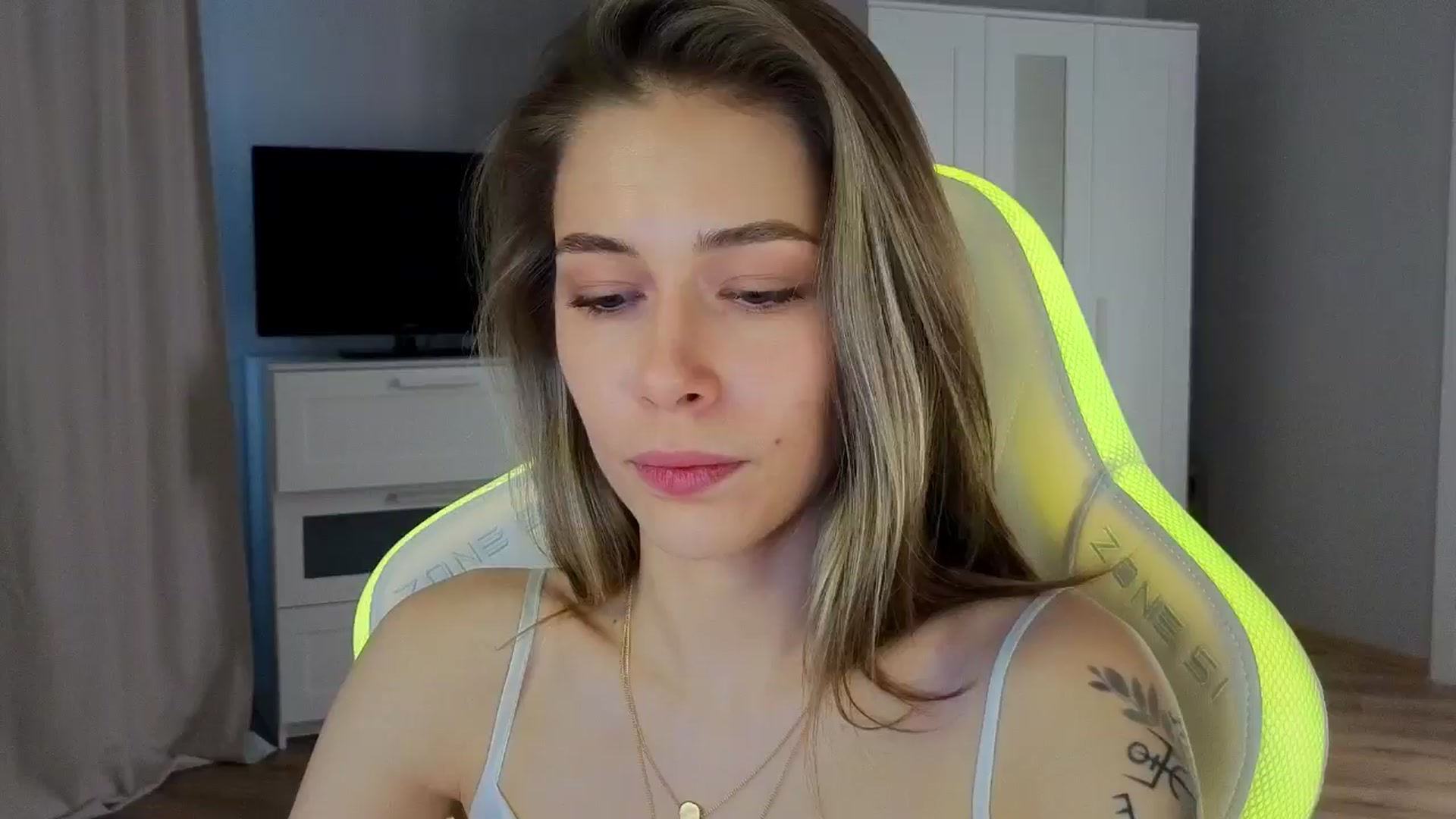 Gallery image thumbnail from KeepSpark's myfreecams stream on, 10/15/2024, 08:41 image 3 of 20