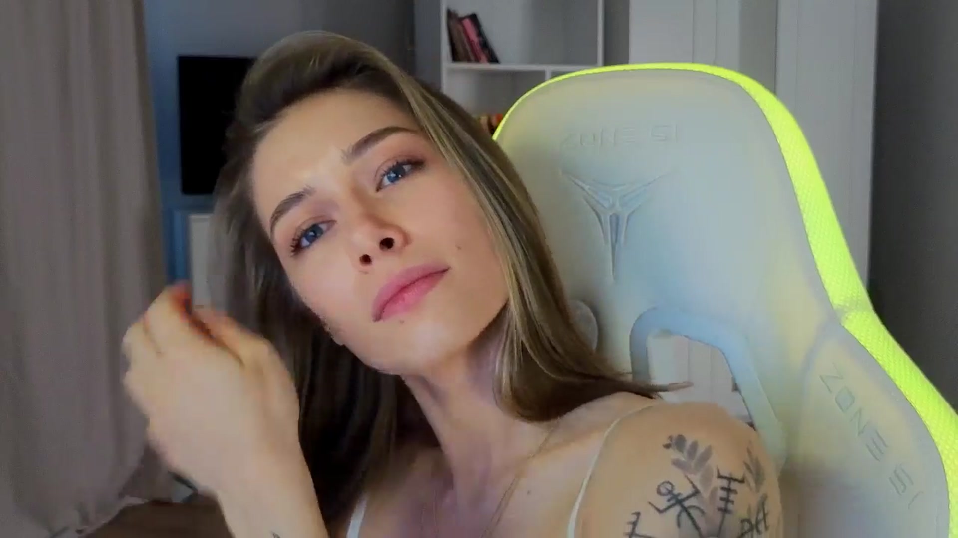 Gallery image thumbnail from KeepSpark's myfreecams stream on, 10/15/2024, 10:08 image 9 of 20