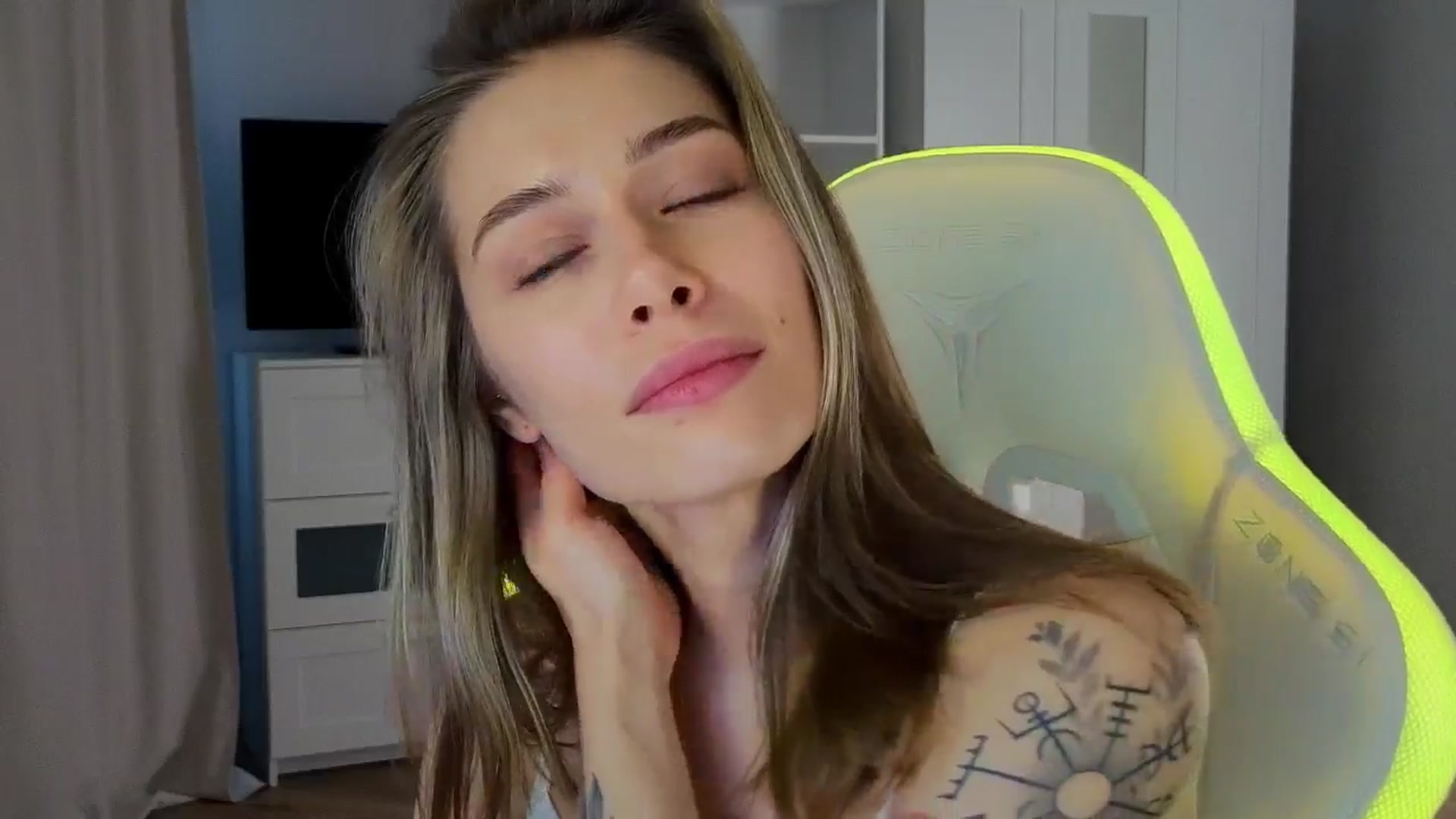 Gallery image thumbnail from KeepSpark's myfreecams stream on, 10/15/2024, 10:08 image 5 of 20