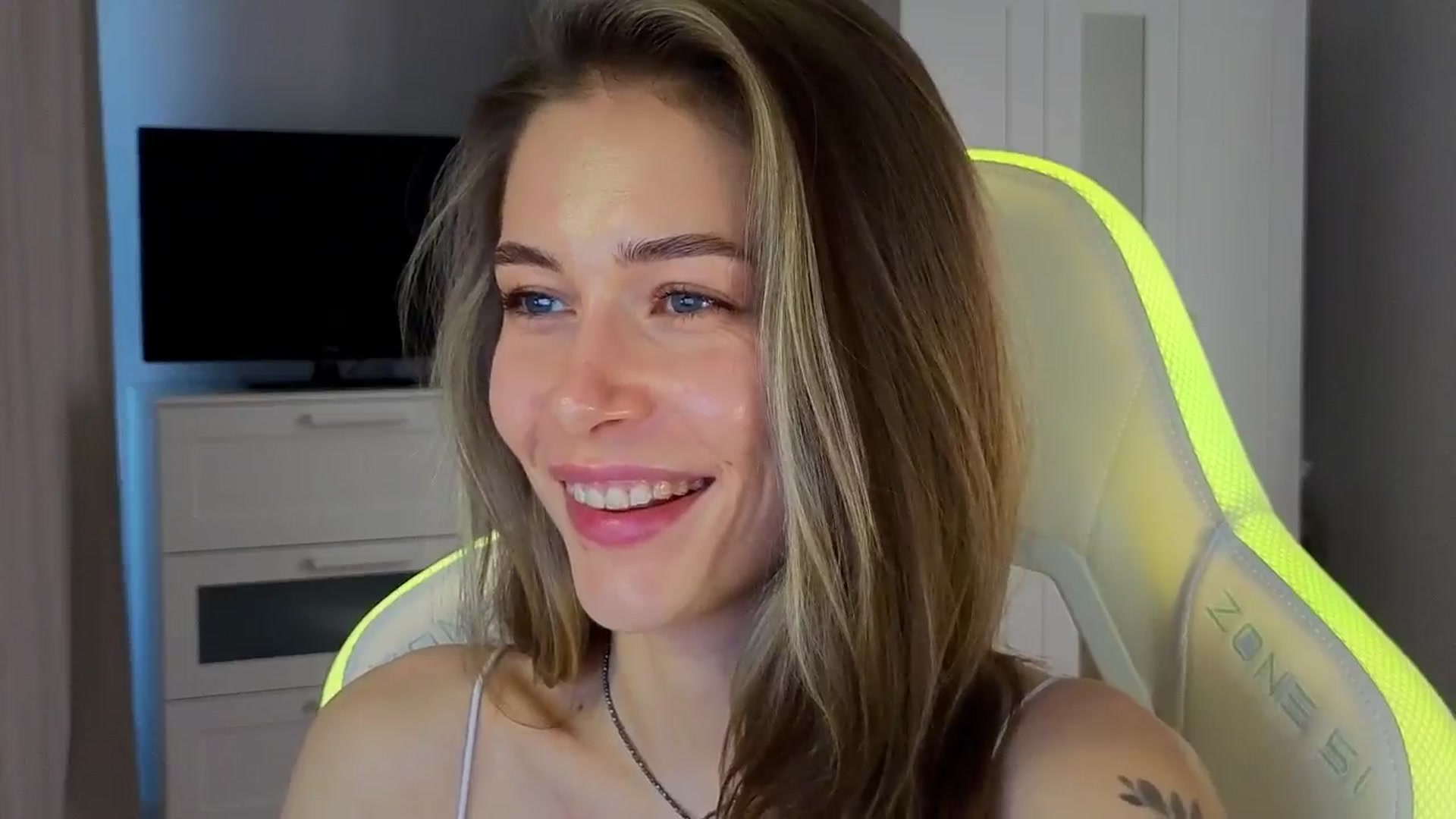 Gallery image thumbnail from KeepSpark's myfreecams stream on, 10/17/2024, 08:59 image 20 of 20