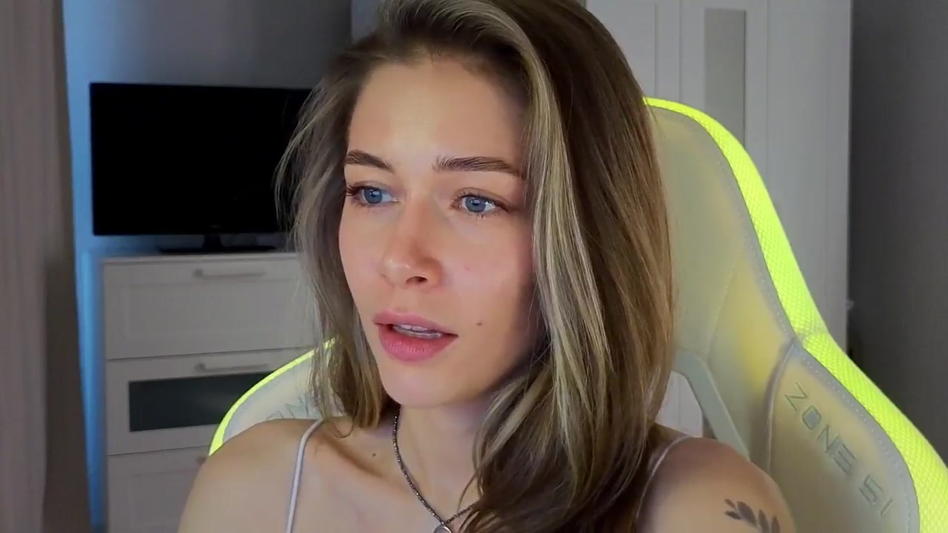 Gallery image thumbnail from KeepSpark's myfreecams stream on, 10/17/2024, 08:59 image 19 of 20