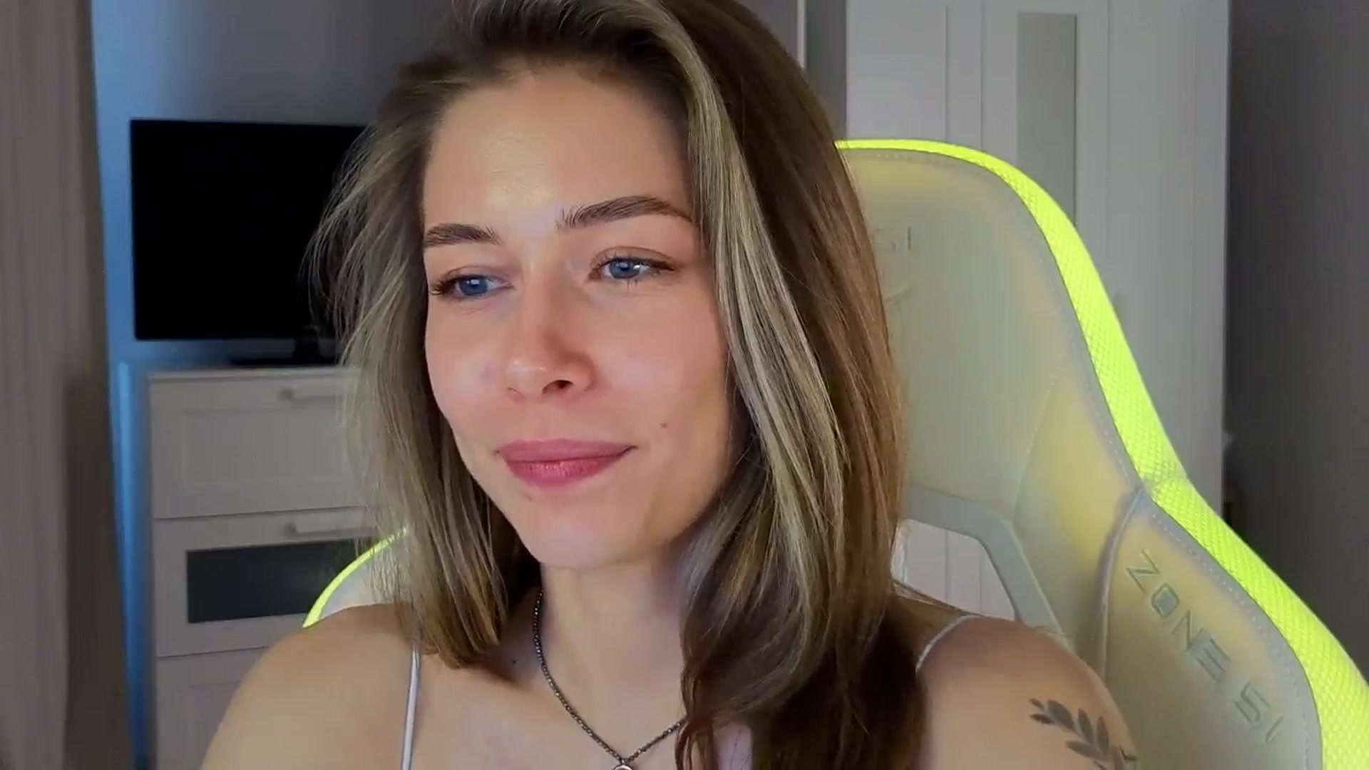 Gallery image thumbnail from KeepSpark's myfreecams stream on, 10/17/2024, 08:59 image 18 of 20