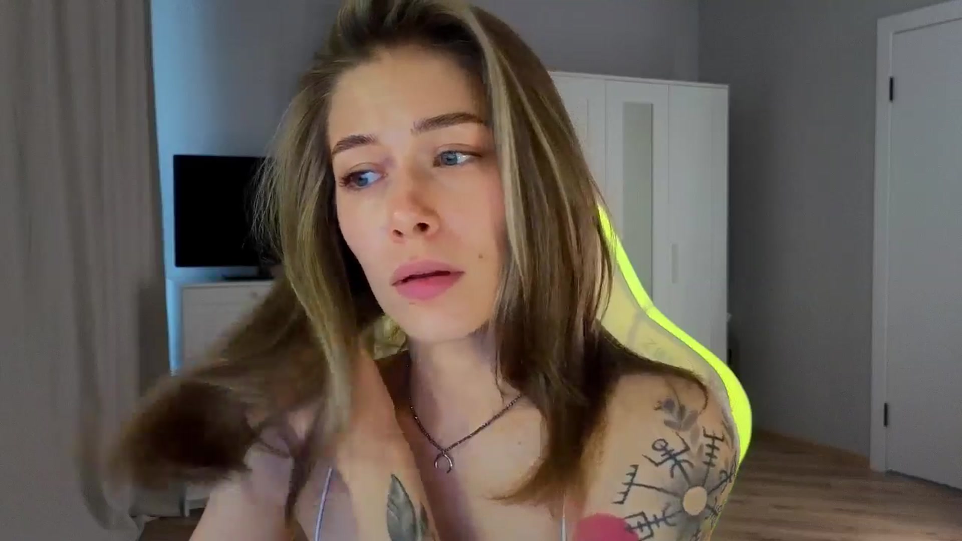Gallery image thumbnail from KeepSpark's myfreecams stream on, 10/17/2024, 09:59 image 6 of 20