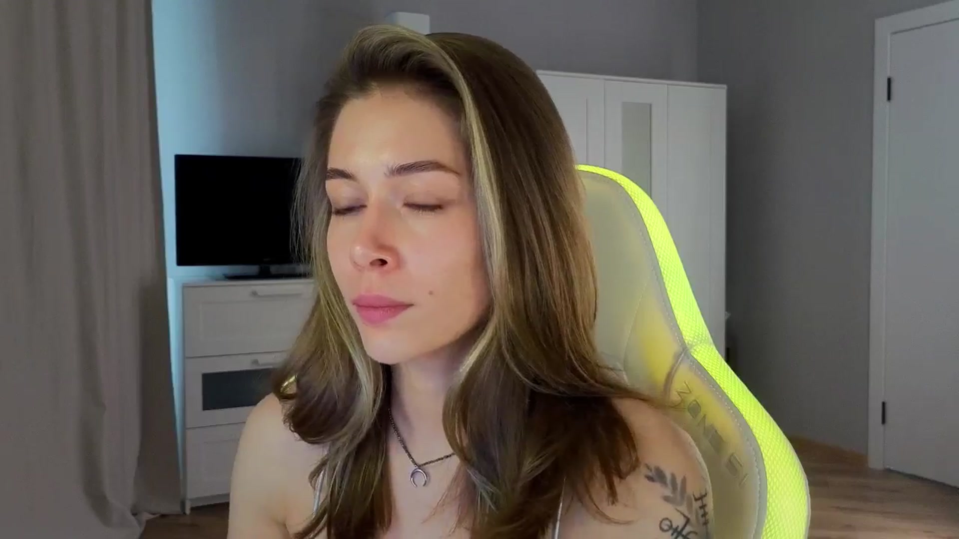 Gallery image thumbnail from KeepSpark's myfreecams stream on, 10/17/2024, 09:59 image 7 of 20