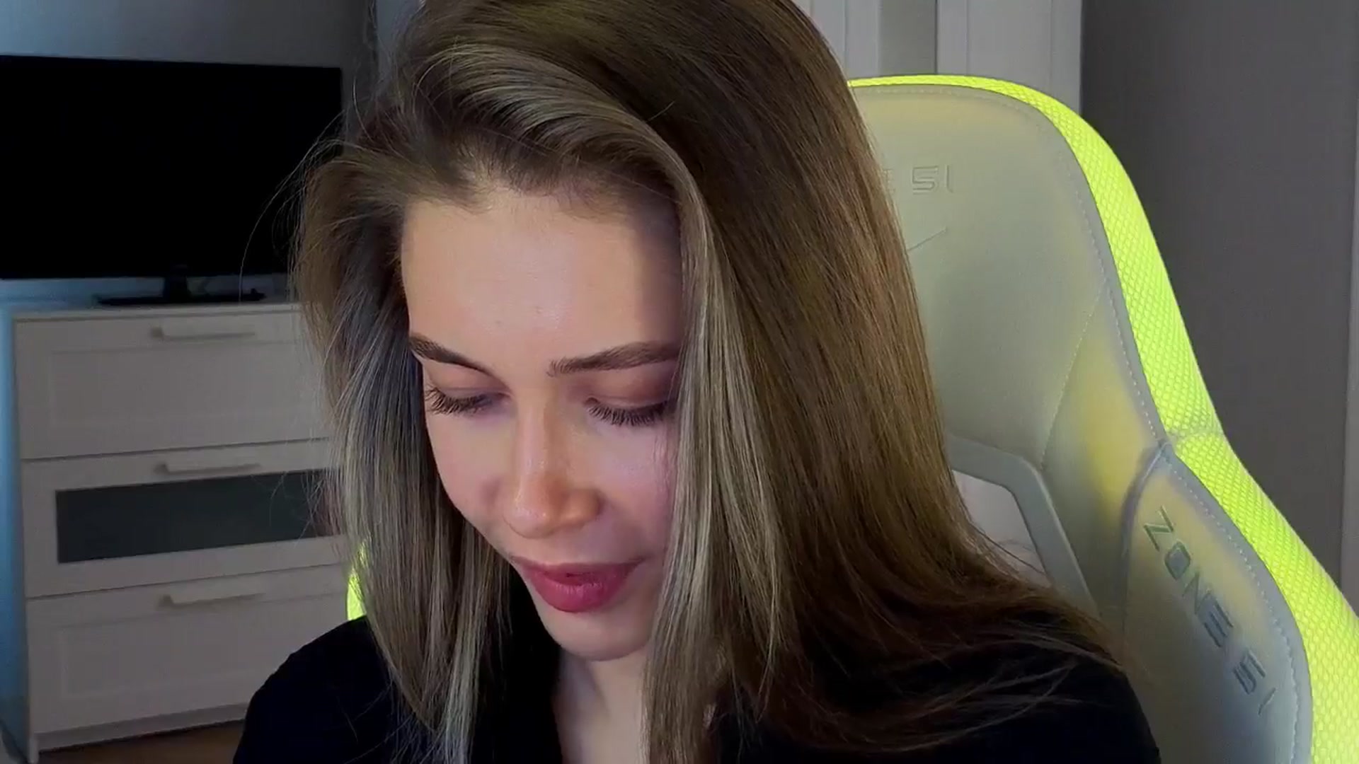 Gallery image thumbnail from KeepSpark's myfreecams stream on, 10/19/2024, 09:14 image 18 of 20