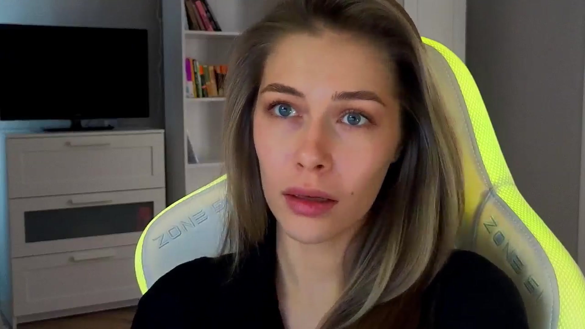 Gallery image thumbnail from KeepSpark's myfreecams stream on, 10/19/2024, 09:14 image 8 of 20