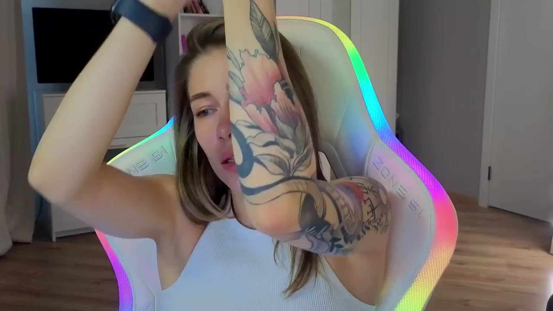 Gallery image thumbnail from KeepSpark's myfreecams stream on, 10/21/2024, 09:21 image 15 of 20