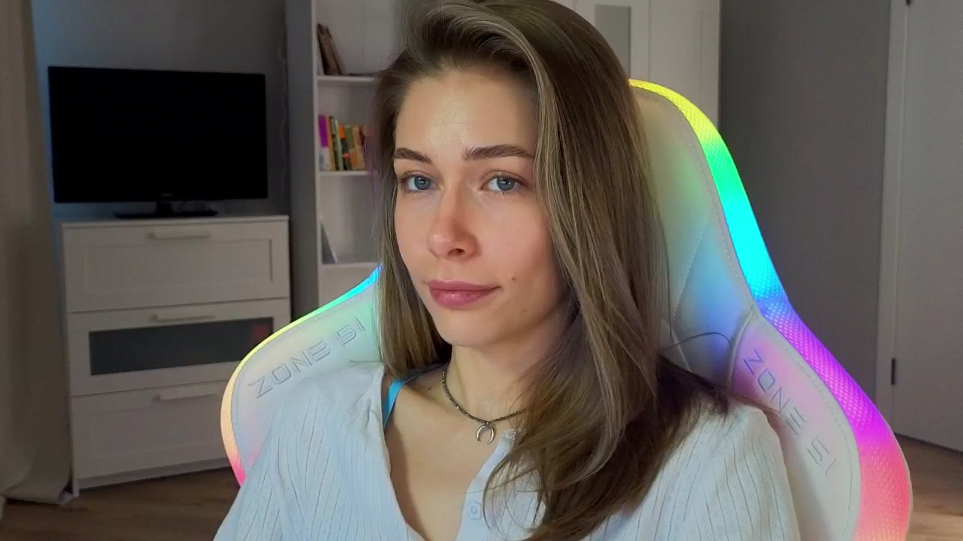 Gallery image thumbnail from KeepSpark's myfreecams stream on, 10/22/2024, 08:21 image 3 of 20