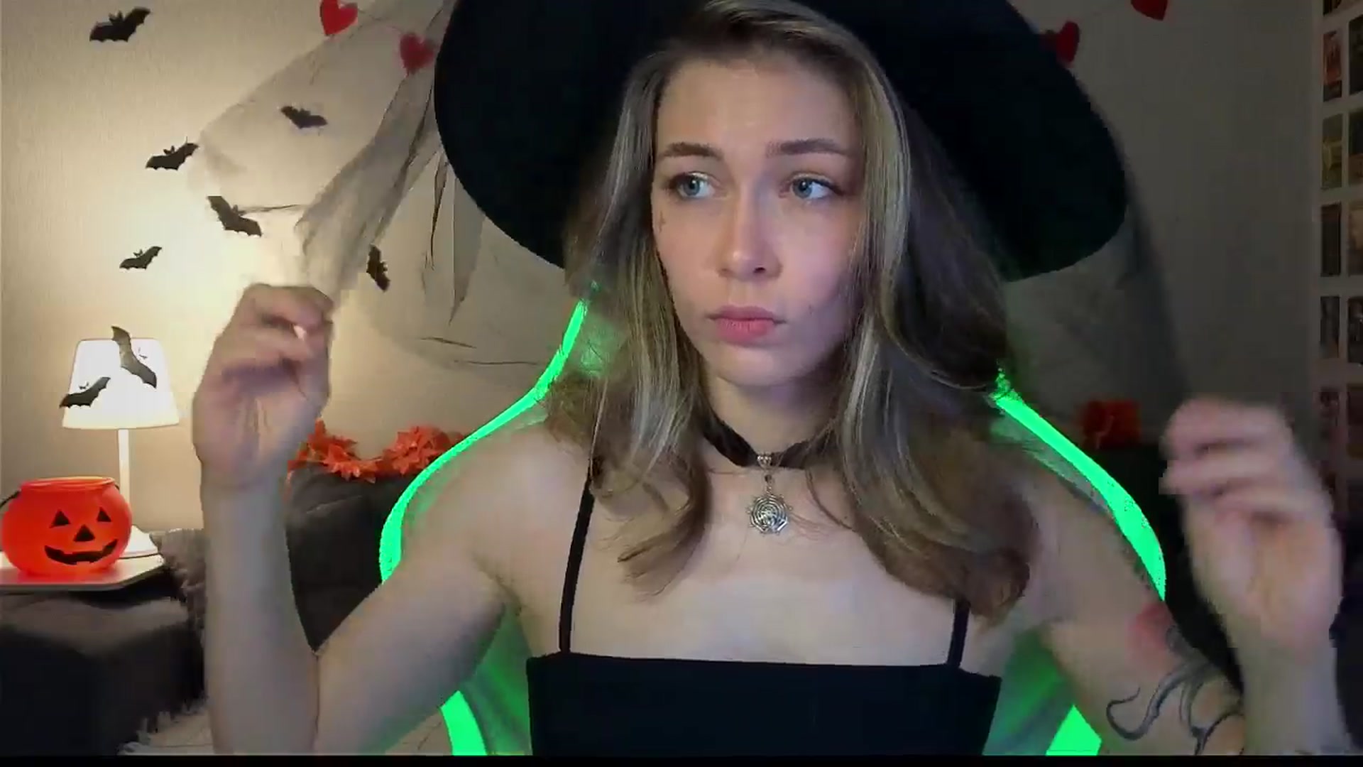 Gallery image thumbnail from KeepSpark's myfreecams stream on, 10/28/2024, 08:12 image 6 of 20