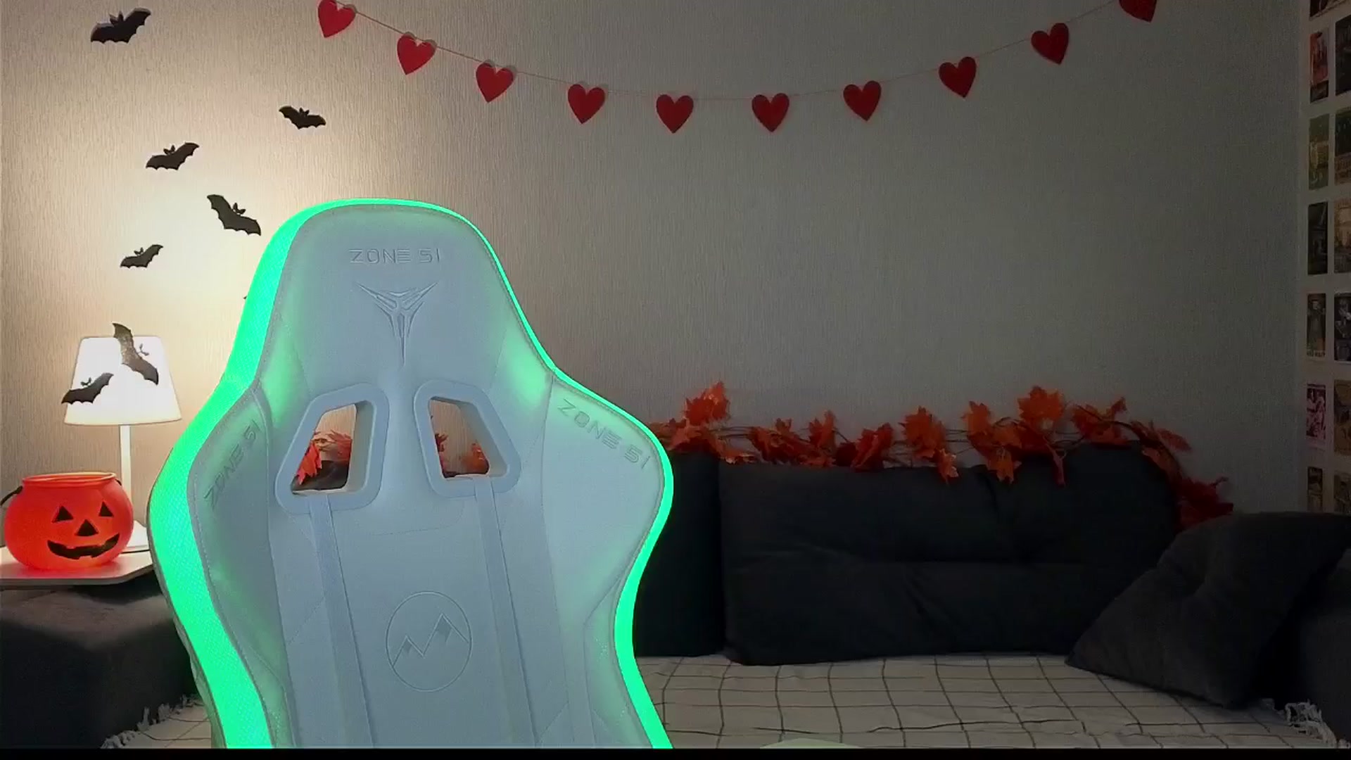 Gallery image thumbnail from KeepSpark's myfreecams stream on, 10/28/2024, 08:12 image 1 of 20