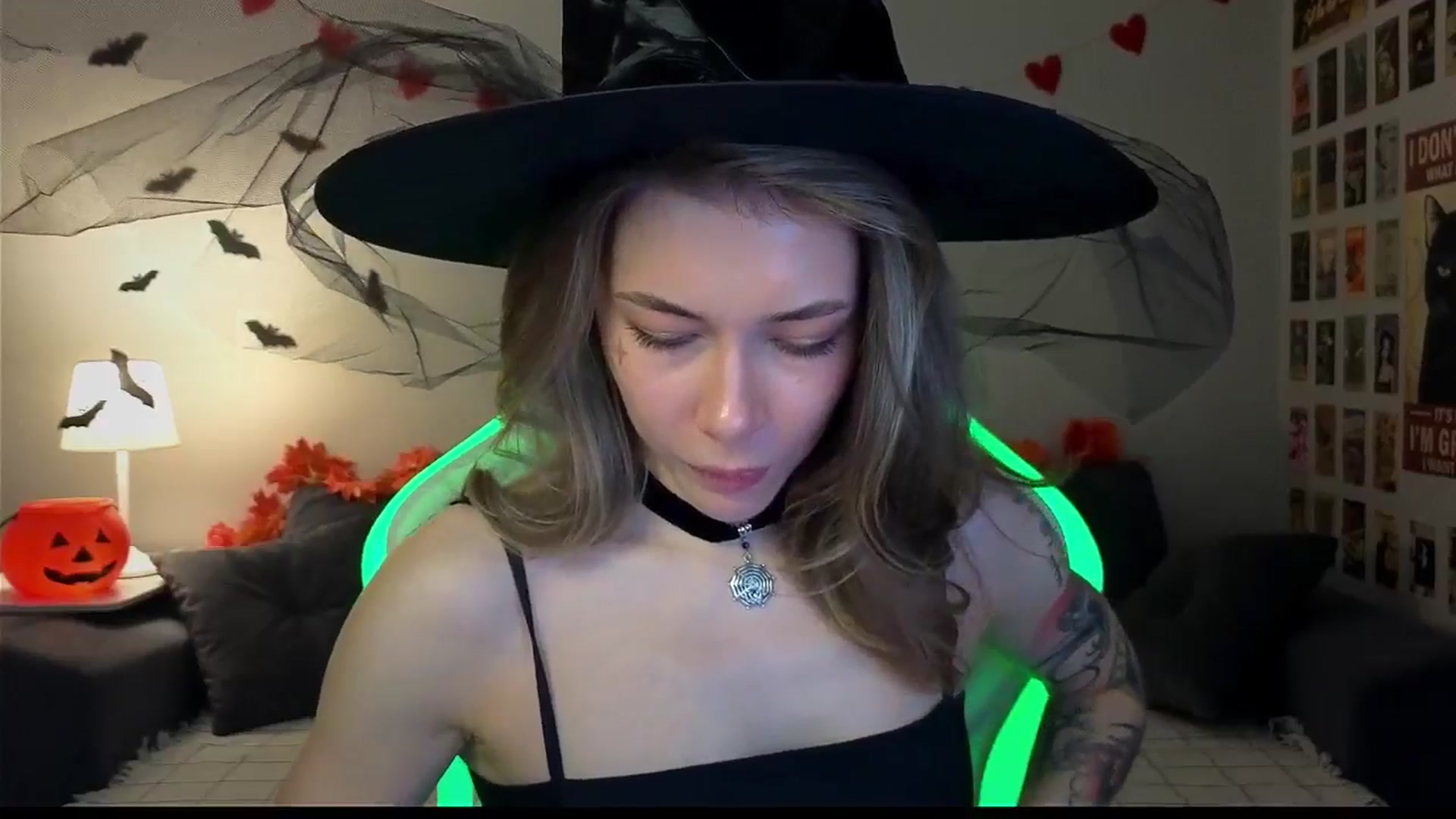 Gallery image thumbnail from KeepSpark's myfreecams stream on, 10/28/2024, 08:12 image 20 of 20