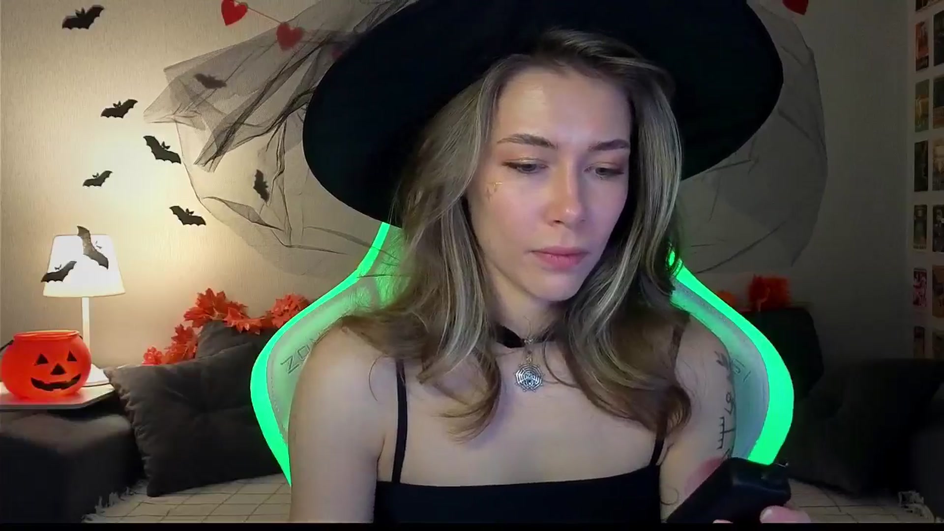 Gallery image thumbnail from KeepSpark's myfreecams stream on, 10/28/2024, 08:12 image 7 of 20