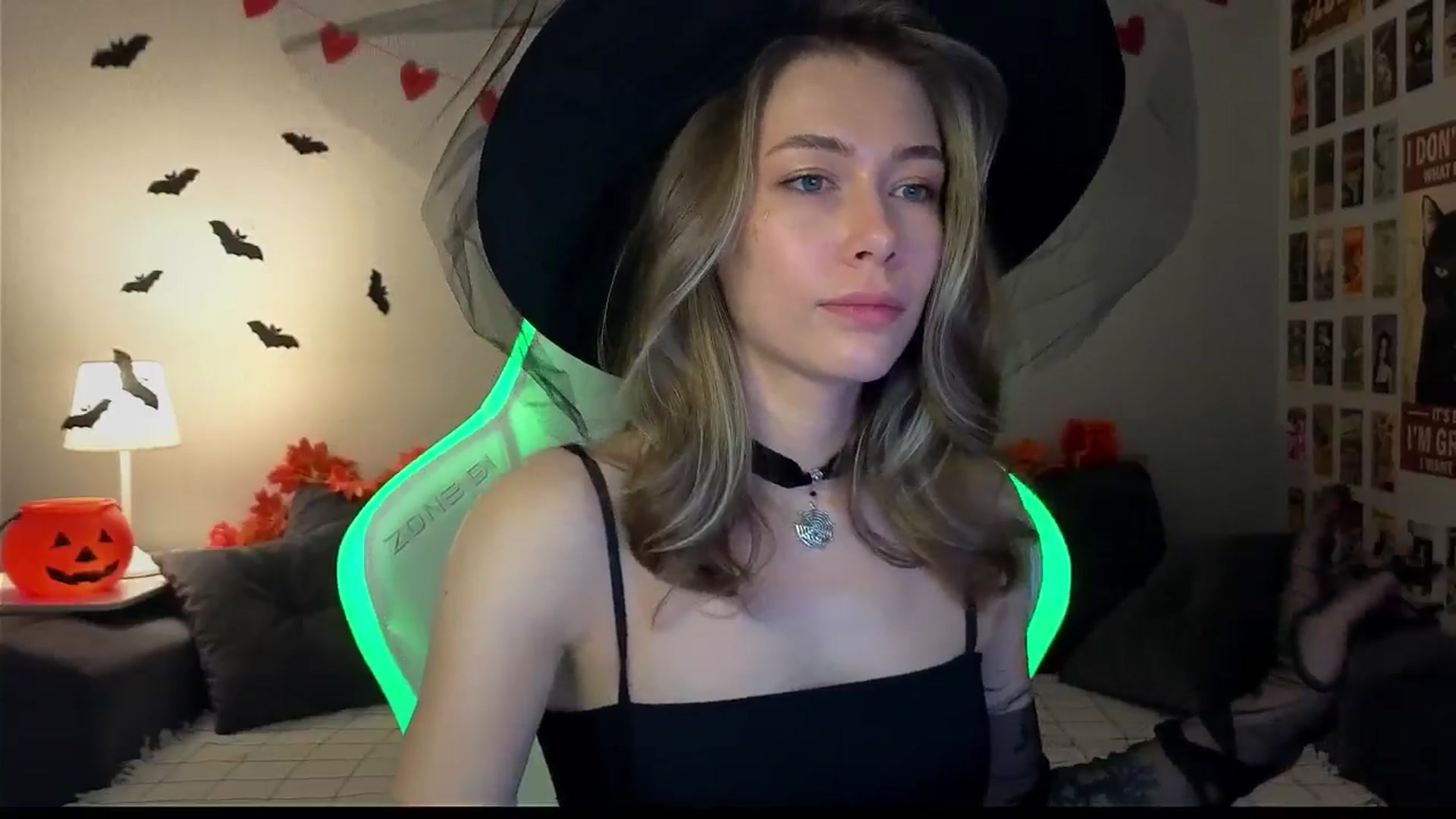 Gallery image thumbnail from KeepSpark's myfreecams stream on, 10/28/2024, 08:12 image 18 of 20
