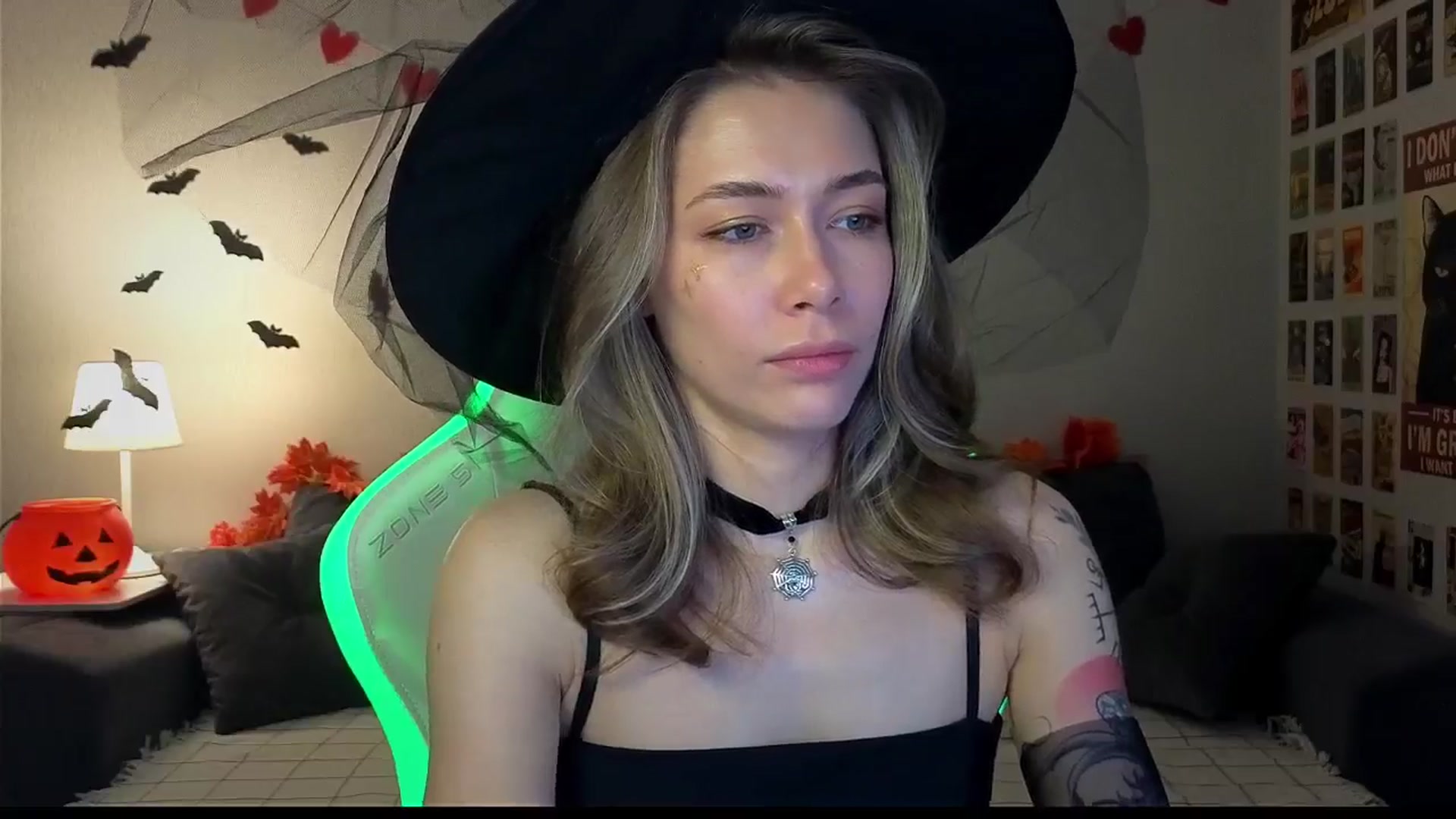 Gallery image thumbnail from KeepSpark's myfreecams stream on, 10/28/2024, 08:12 image 16 of 20