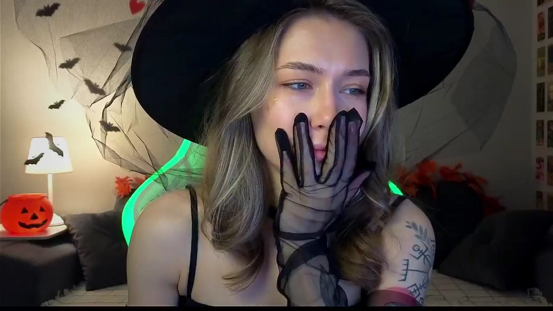 Gallery image thumbnail from KeepSpark's myfreecams stream on, 10/28/2024, 08:12 image 3 of 20