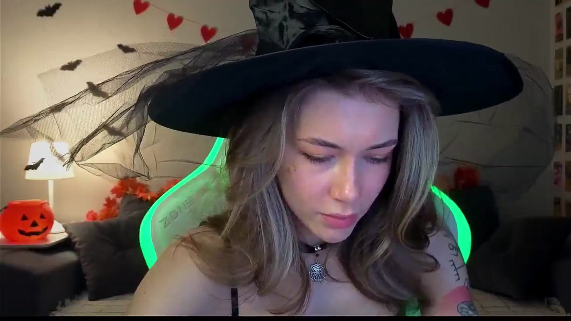 Gallery image thumbnail from KeepSpark's myfreecams stream on, 10/28/2024, 08:12 image 9 of 20
