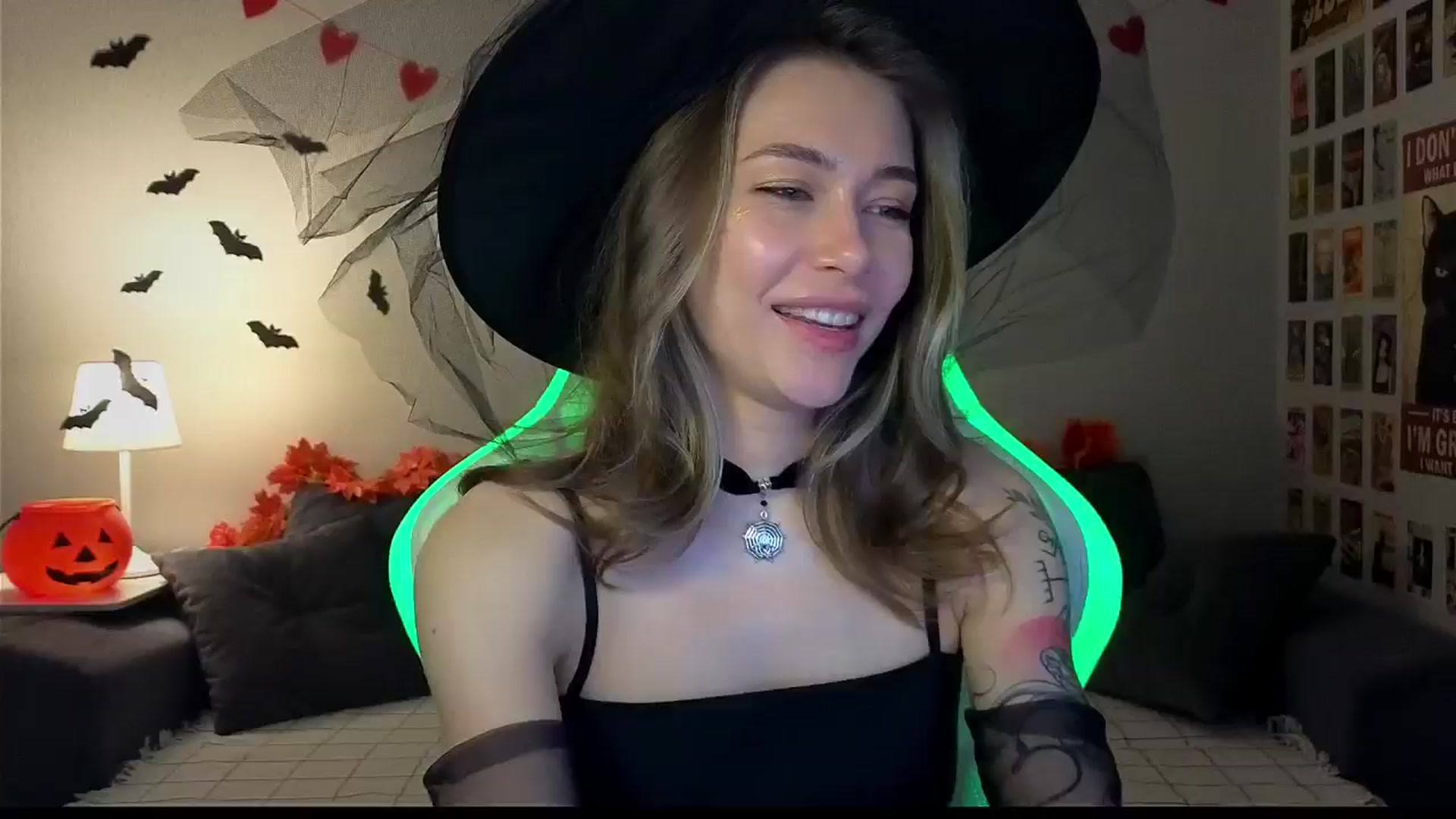 Gallery image thumbnail from KeepSpark's myfreecams stream on, 10/28/2024, 08:38 image 6 of 20