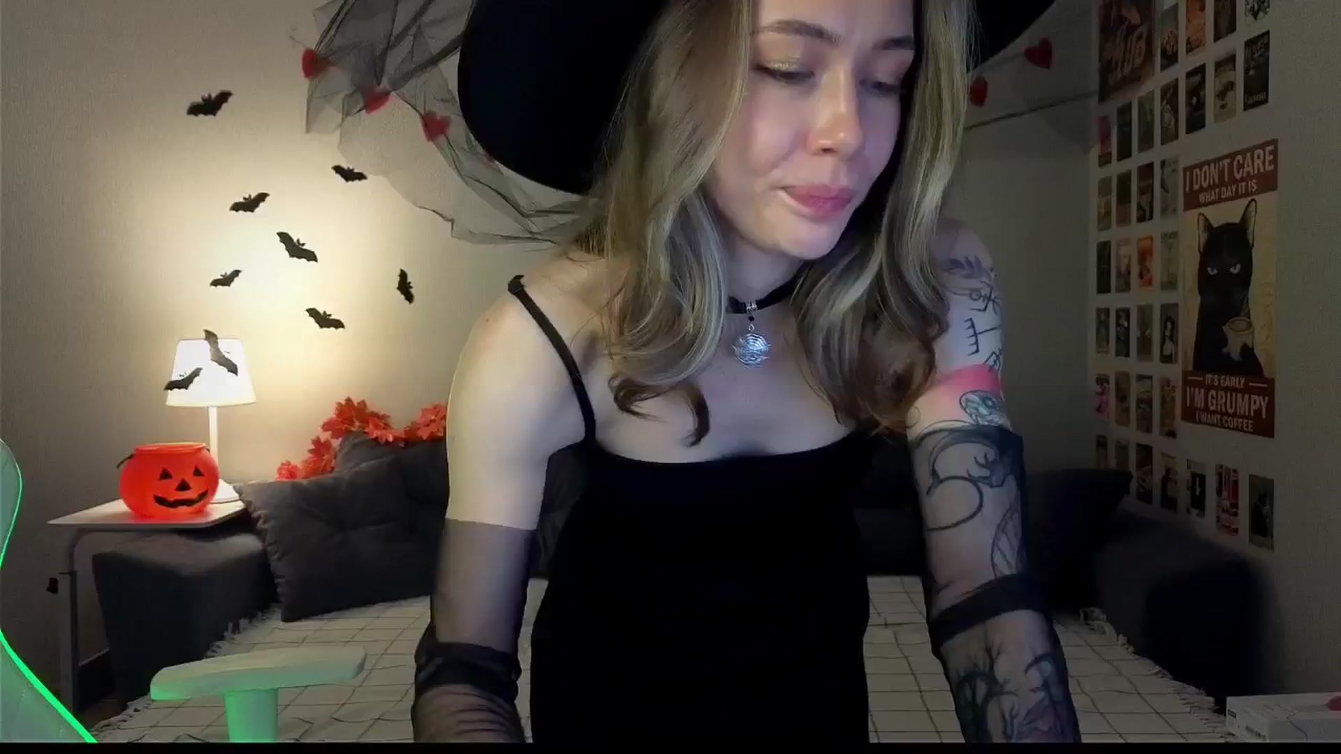 Gallery image thumbnail from KeepSpark's myfreecams stream on, 10/28/2024, 08:38 image 10 of 20
