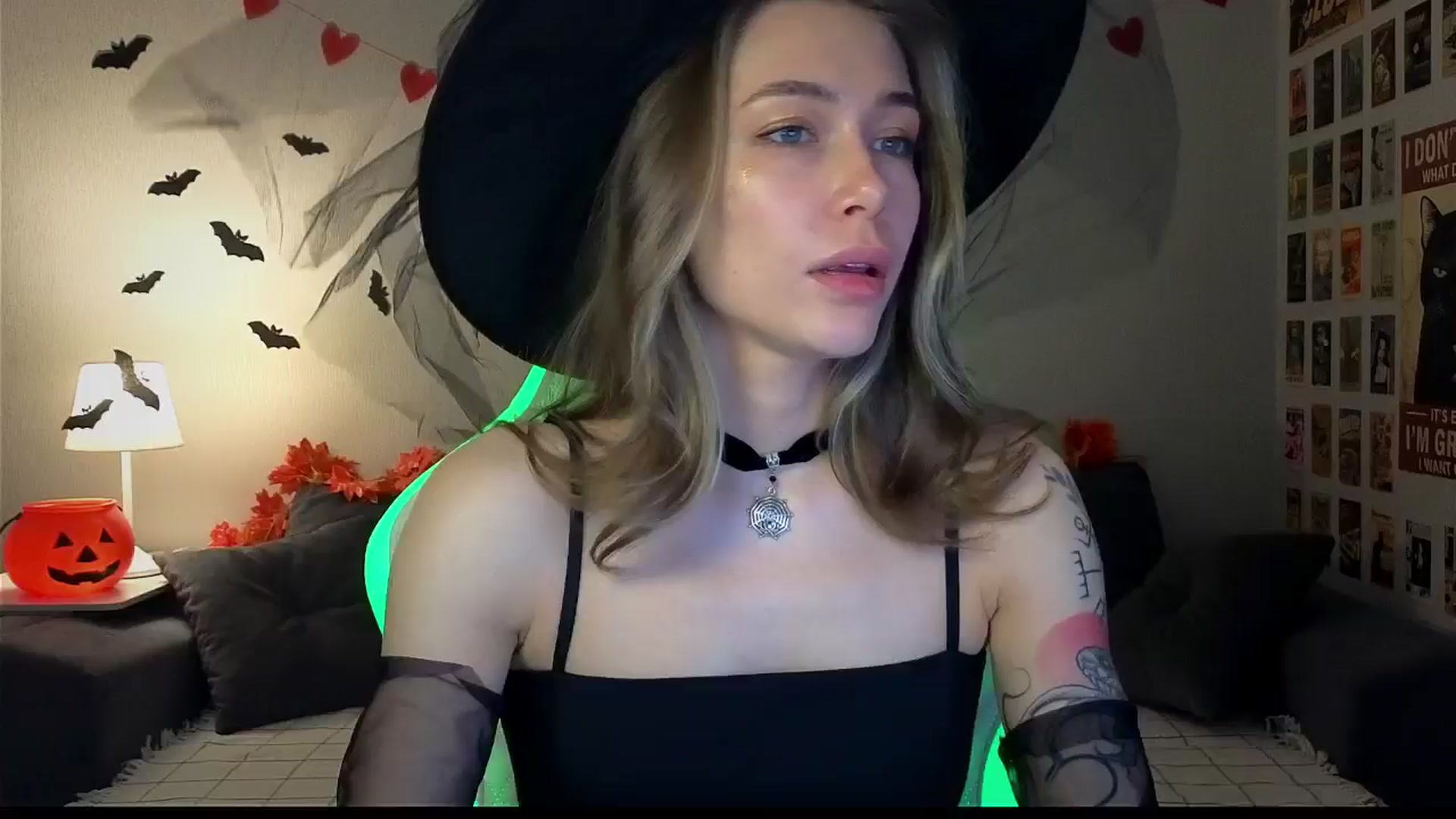 Gallery image thumbnail from KeepSpark's myfreecams stream on, 10/28/2024, 08:38 image 1 of 20