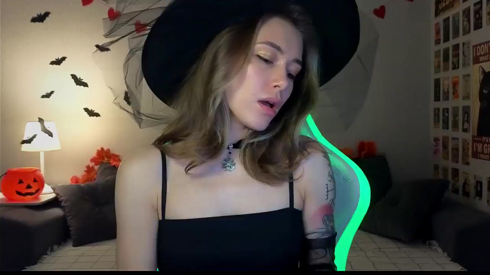 Gallery image thumbnail from KeepSpark's myfreecams stream on, 10/28/2024, 08:38 image 5 of 20