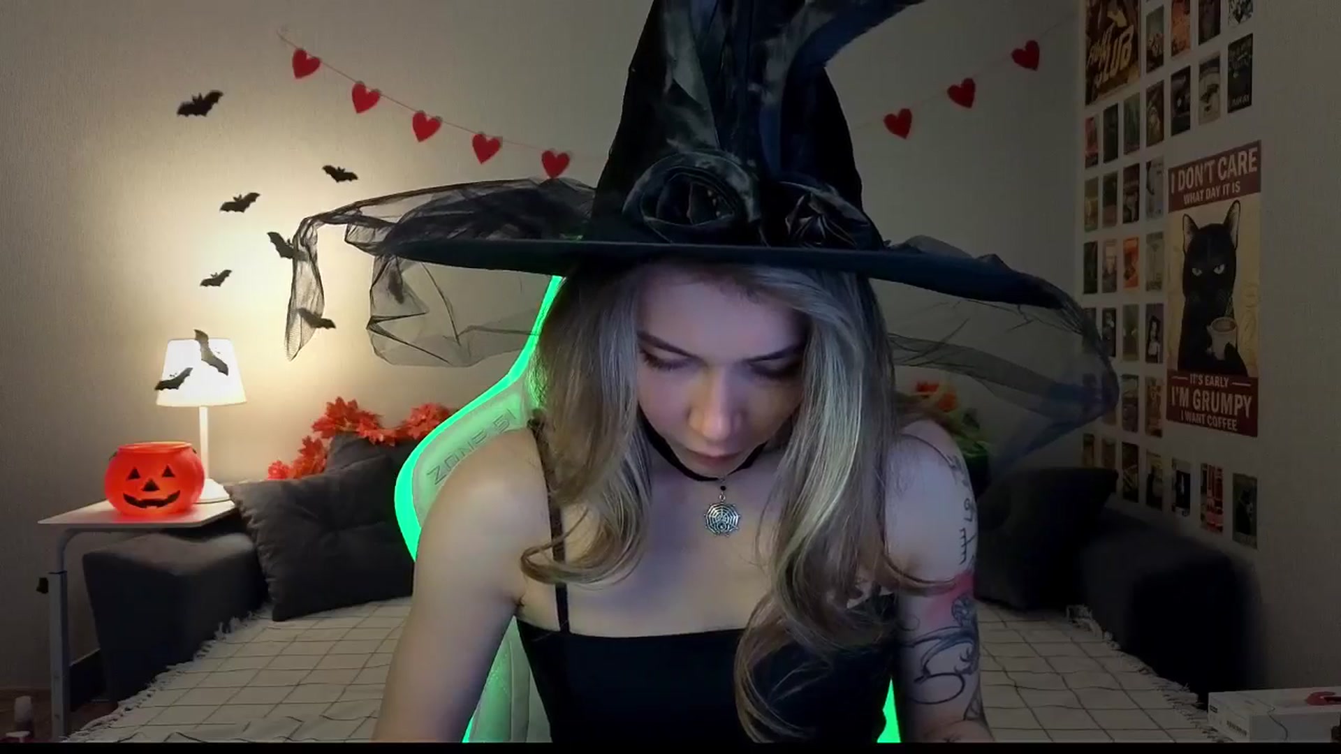 Gallery image thumbnail from KeepSpark's myfreecams stream on, 10/28/2024, 10:53 image 11 of 20