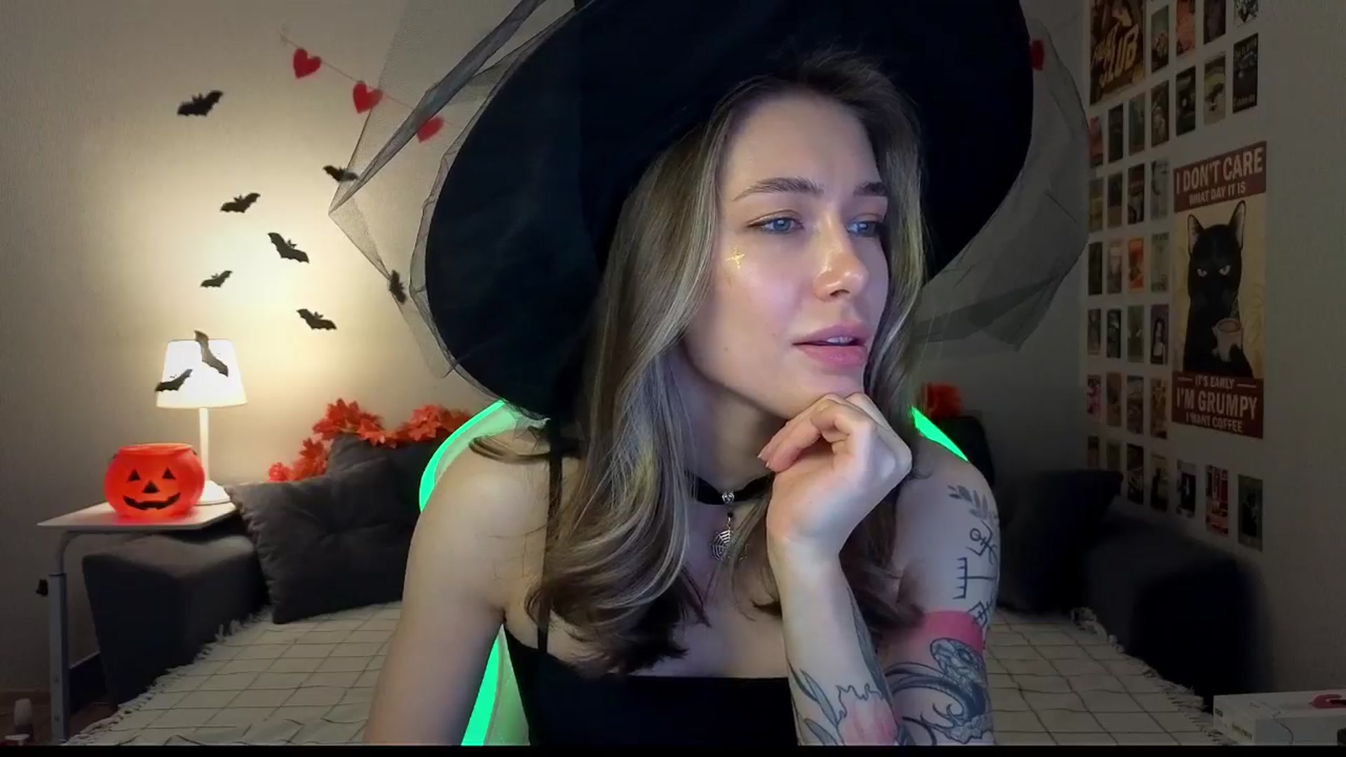 Gallery image thumbnail from KeepSpark's myfreecams stream on, 10/28/2024, 10:53 image 14 of 20