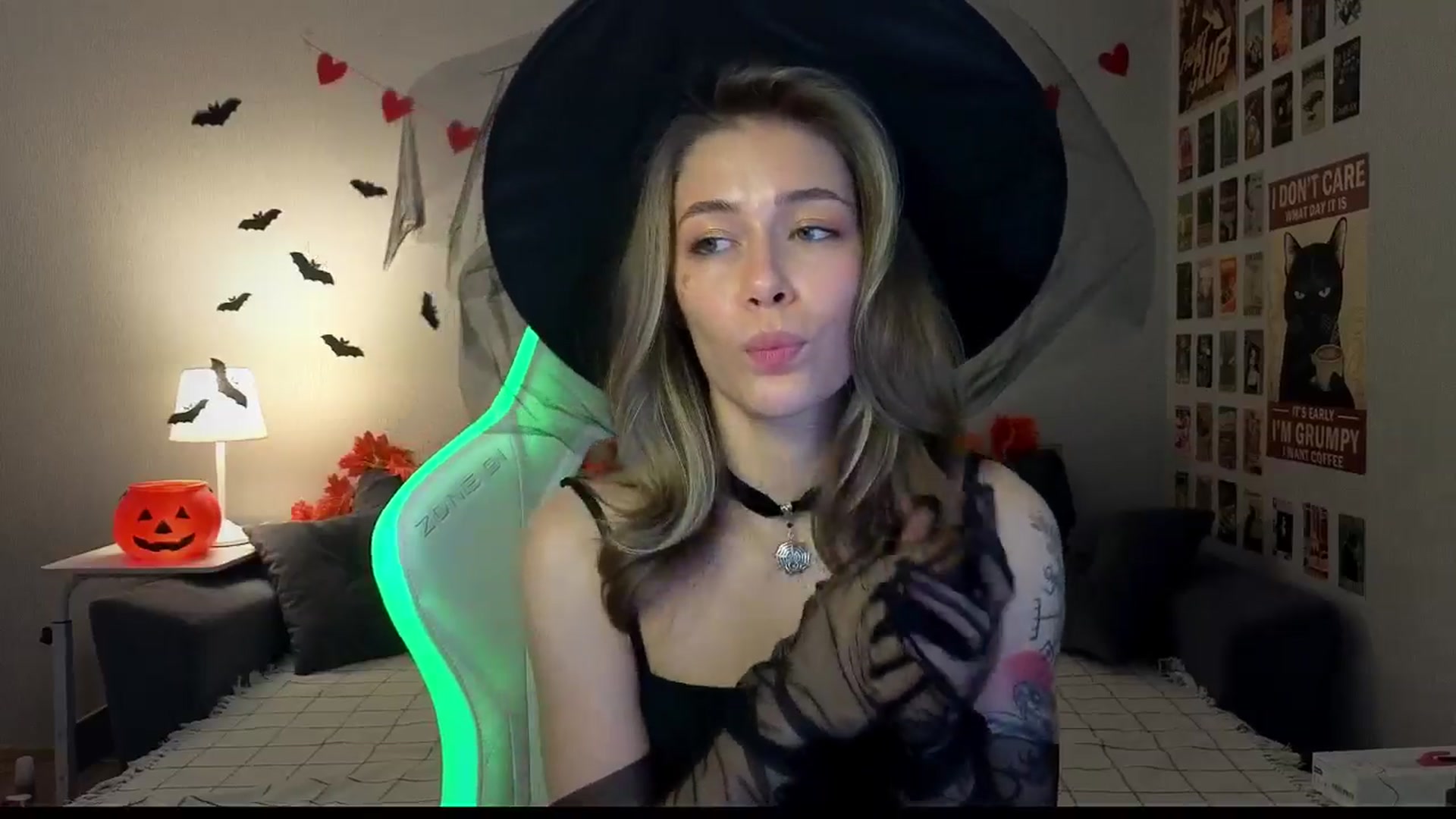 Gallery image thumbnail from KeepSpark's myfreecams stream on, 10/28/2024, 10:53 image 8 of 20
