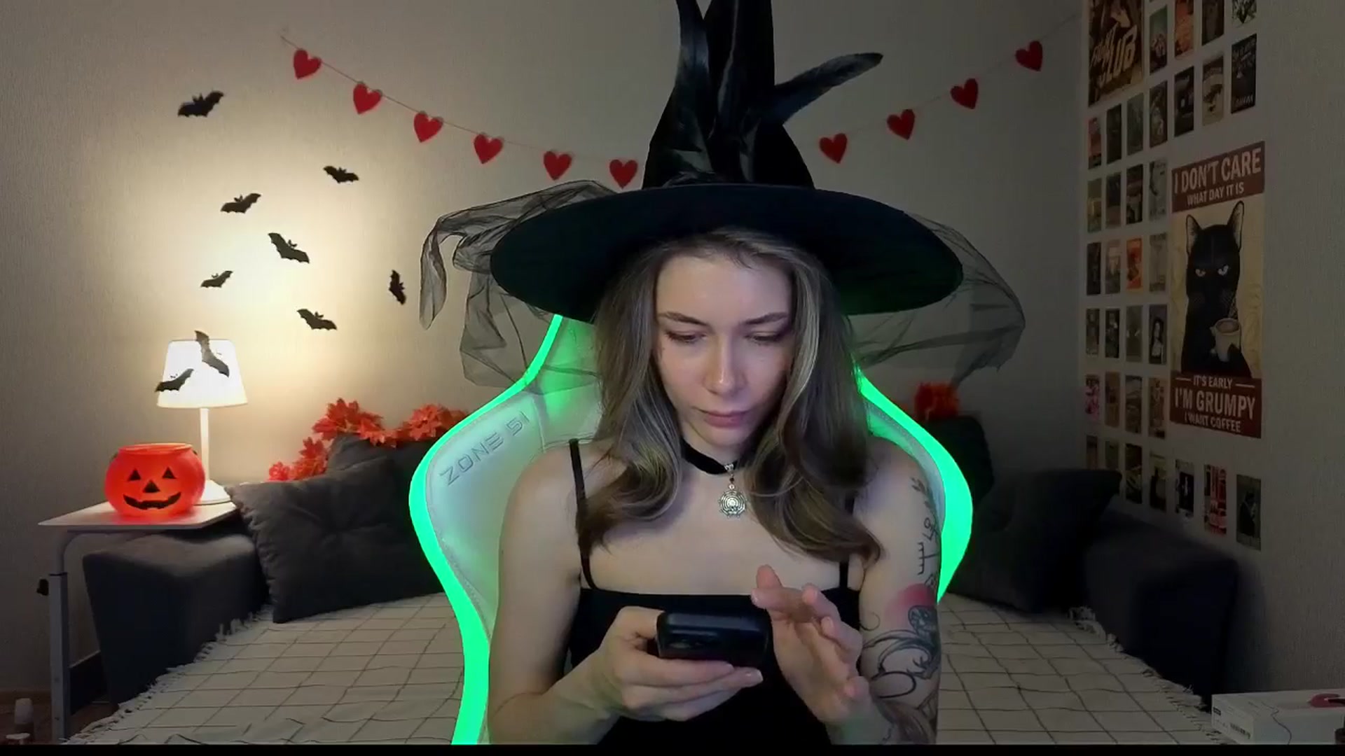 Gallery image thumbnail from KeepSpark's myfreecams stream on, 10/28/2024, 10:53 image 10 of 20
