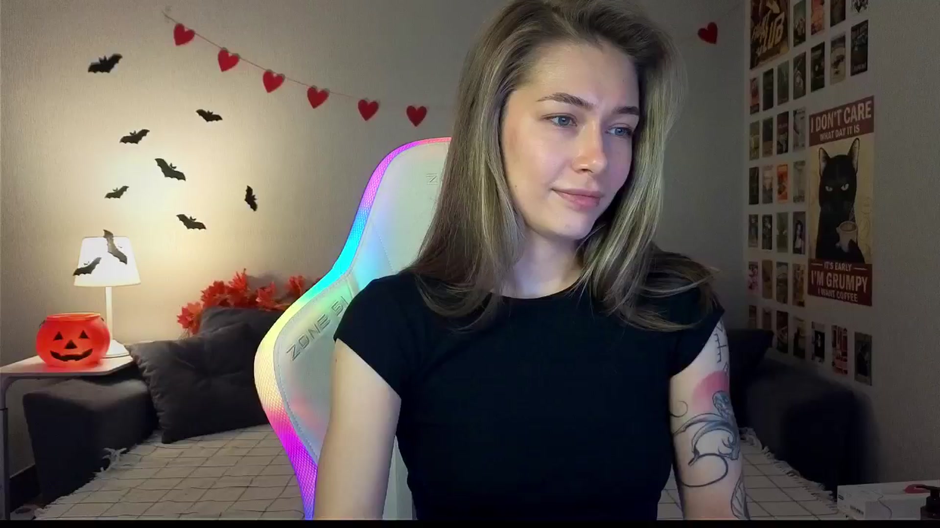 Gallery image thumbnail from KeepSpark's myfreecams stream on, 10/29/2024, 08:11 image 16 of 20