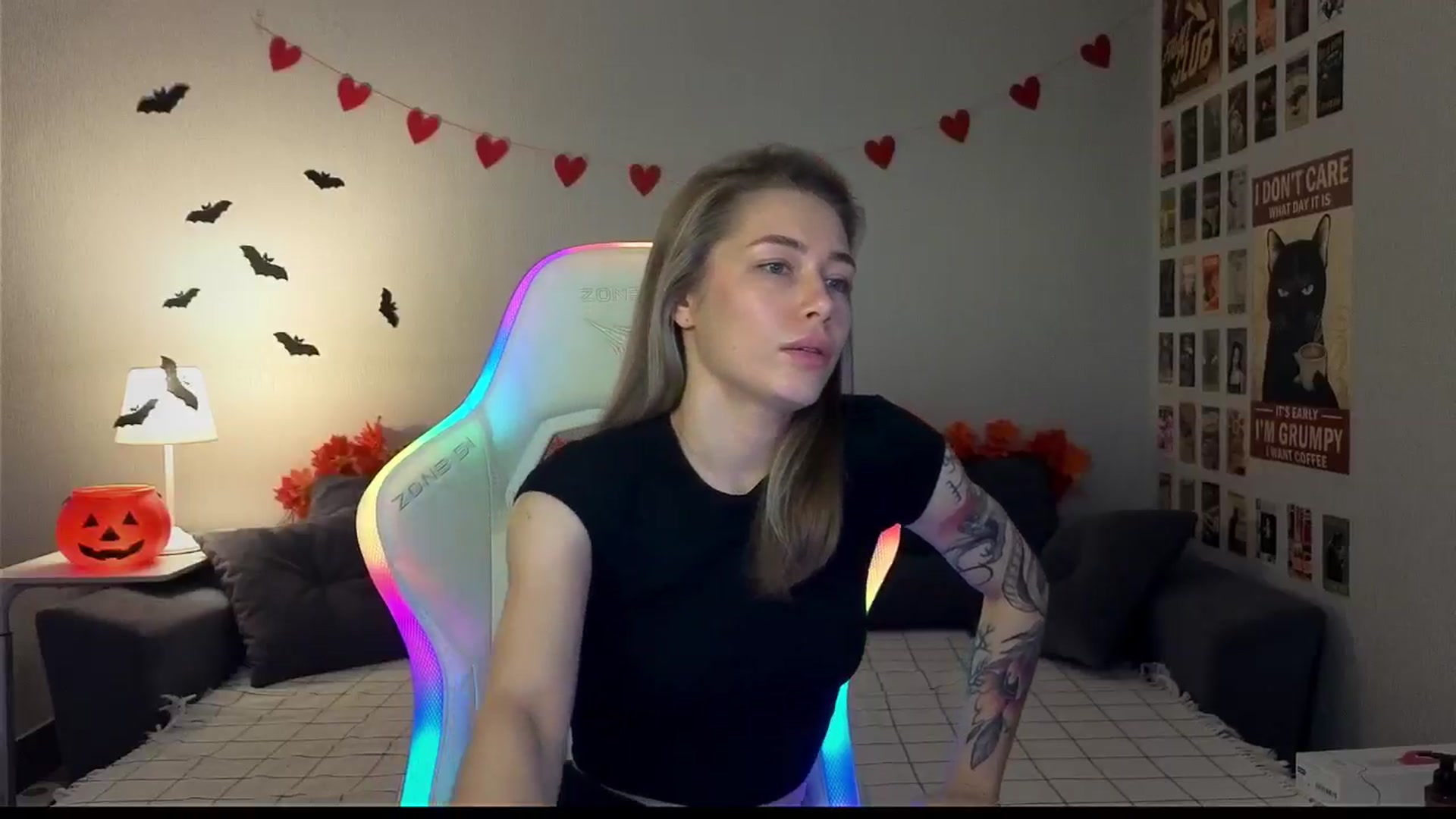 Gallery image thumbnail from KeepSpark's myfreecams stream on, 10/29/2024, 08:42 image 16 of 20