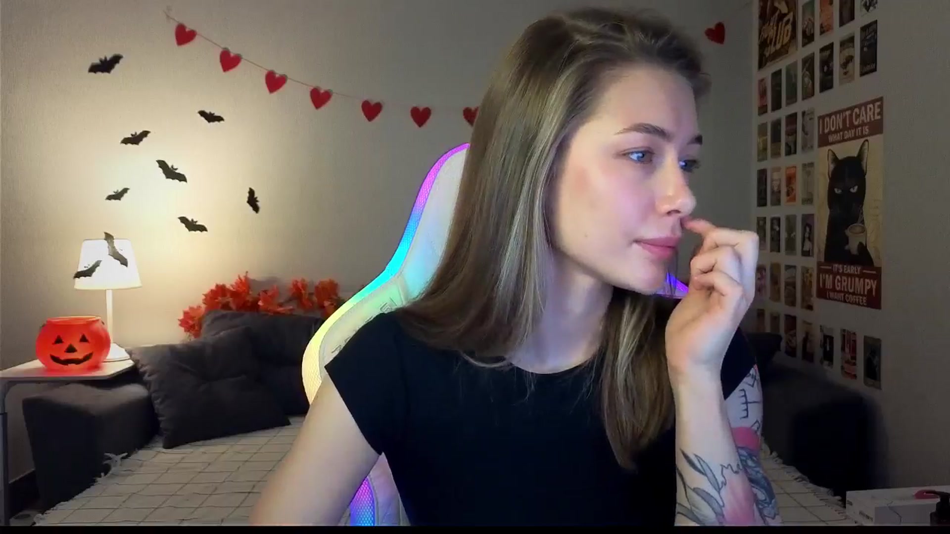 Gallery image thumbnail from KeepSpark's myfreecams stream on, 10/29/2024, 08:42 image 13 of 20