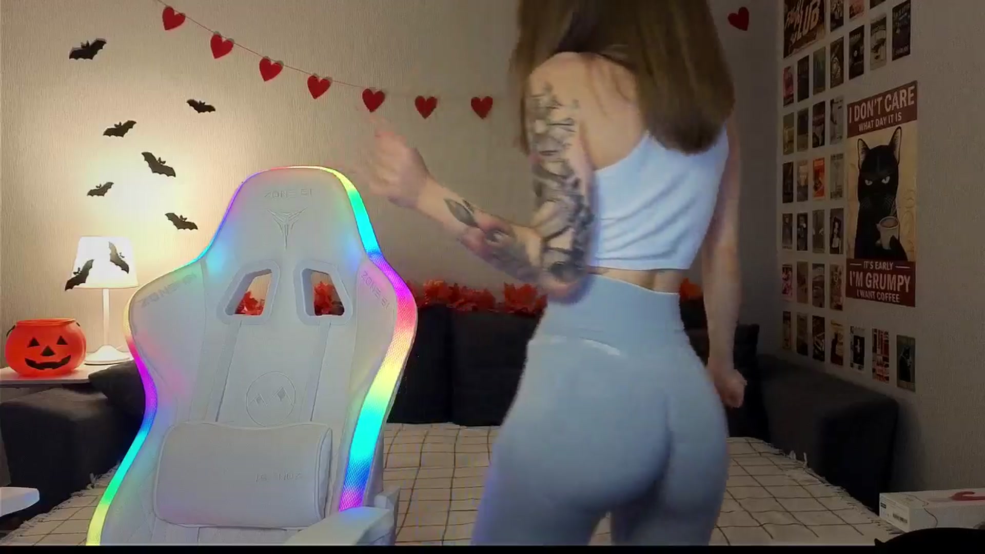 Gallery image thumbnail from KeepSpark's myfreecams stream on, 10/30/2024, 08:19 image 15 of 20
