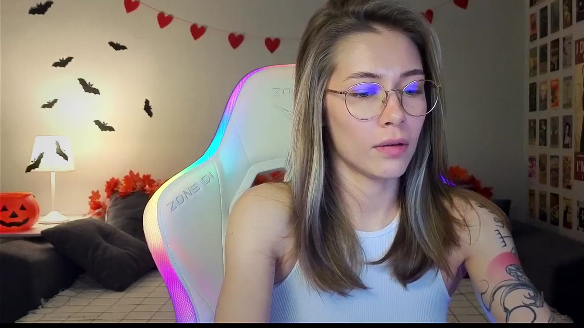 Gallery image thumbnail from KeepSpark's myfreecams stream on, 10/30/2024, 09:41 image 14 of 20