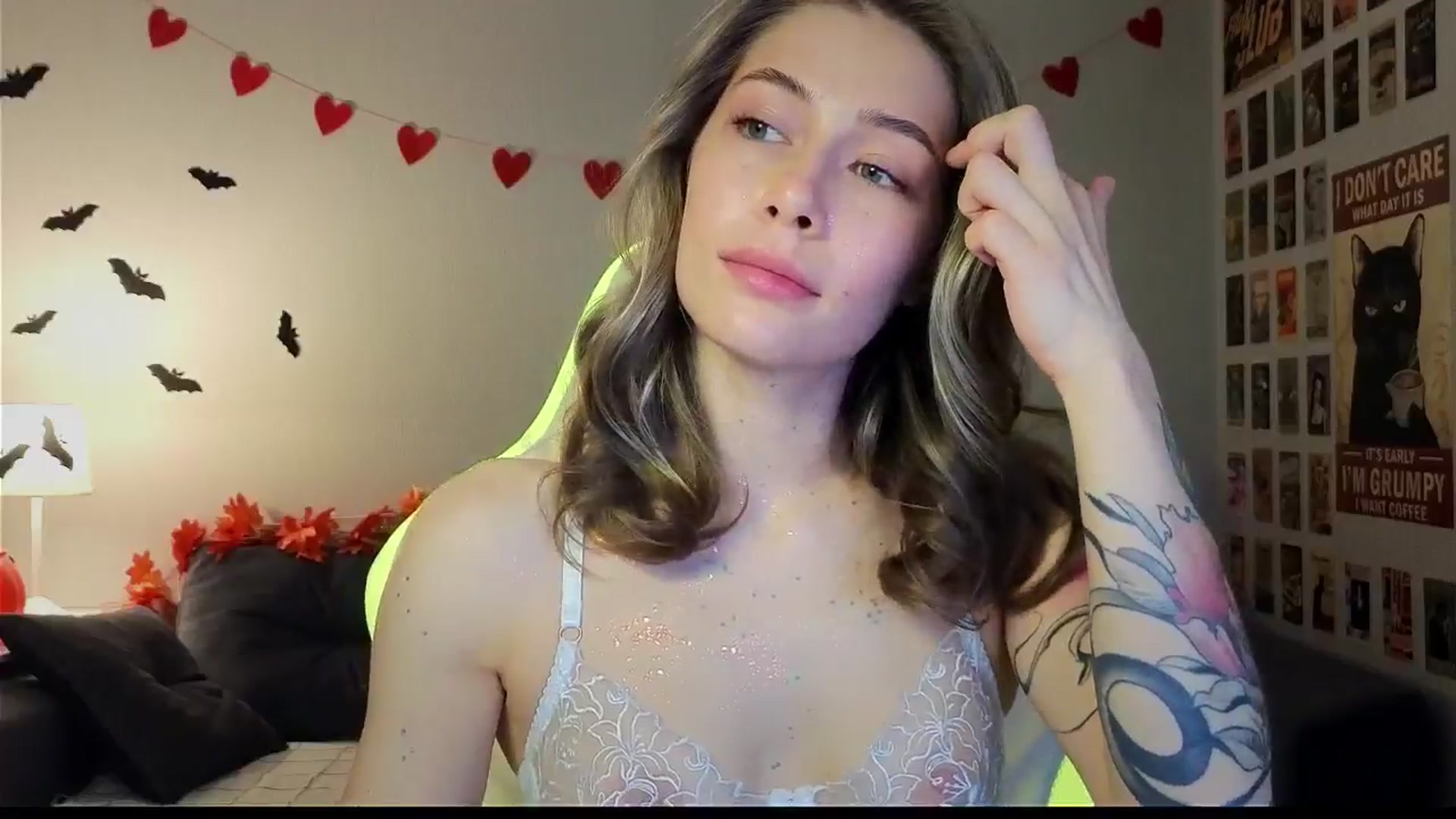 Gallery image thumbnail from KeepSpark's myfreecams stream on, 10/31/2024, 07:32 image 9 of 20
