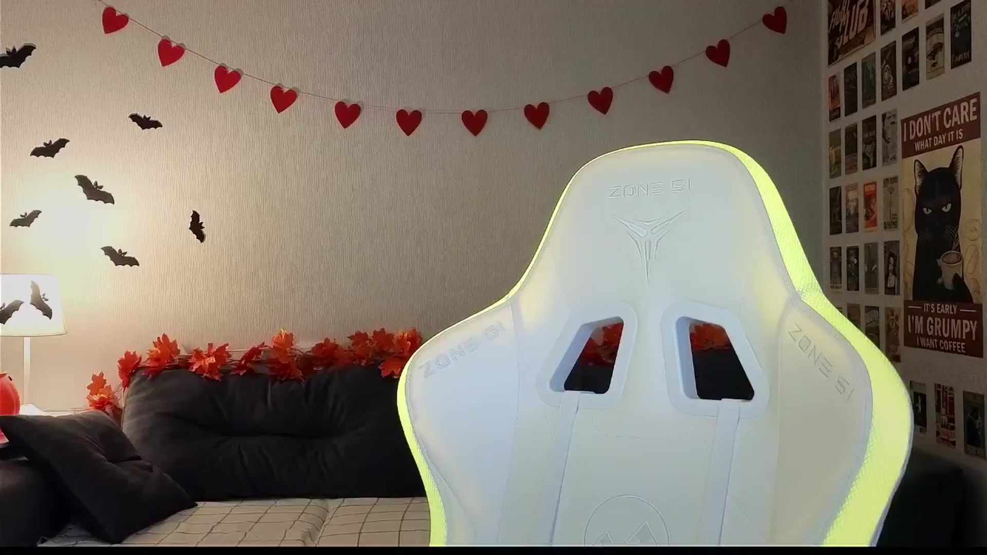 Gallery image thumbnail from KeepSpark's myfreecams stream on, 10/31/2024, 07:32 image 11 of 20