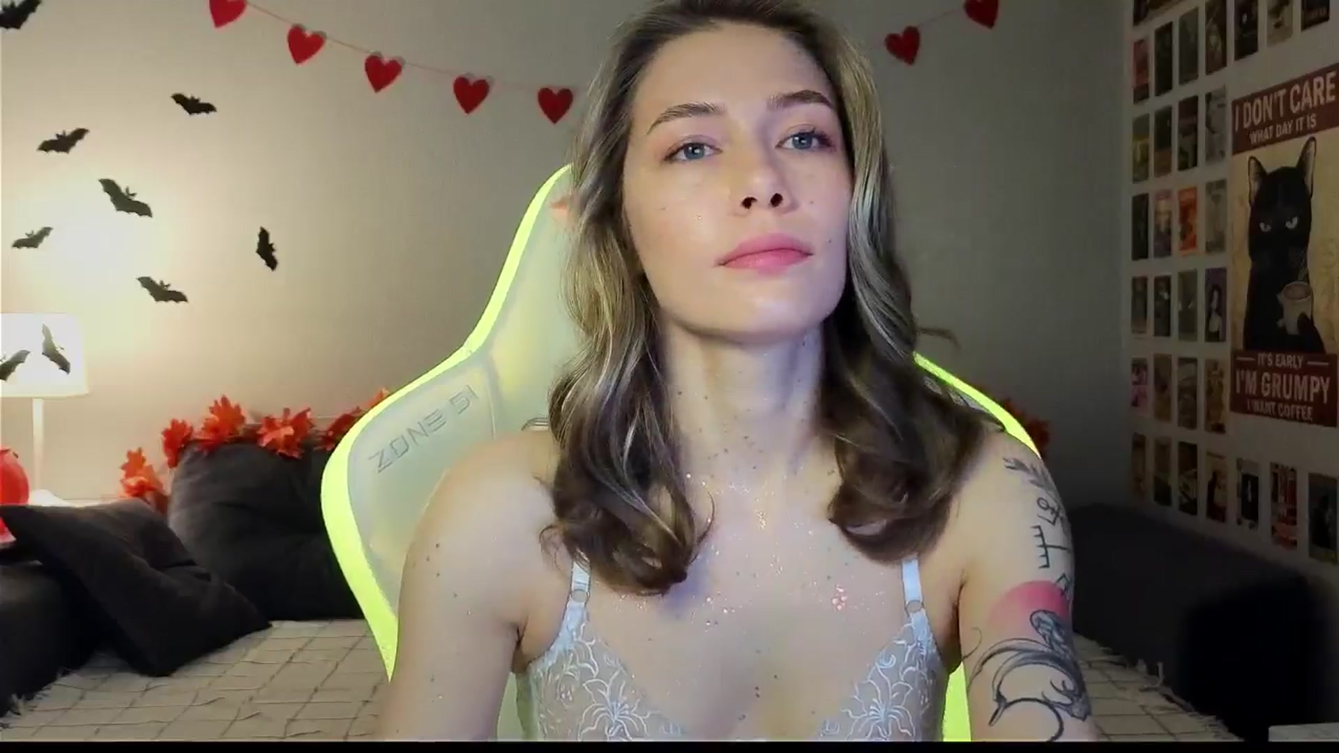 Gallery image thumbnail from KeepSpark's myfreecams stream on, 10/31/2024, 07:32 image 4 of 20