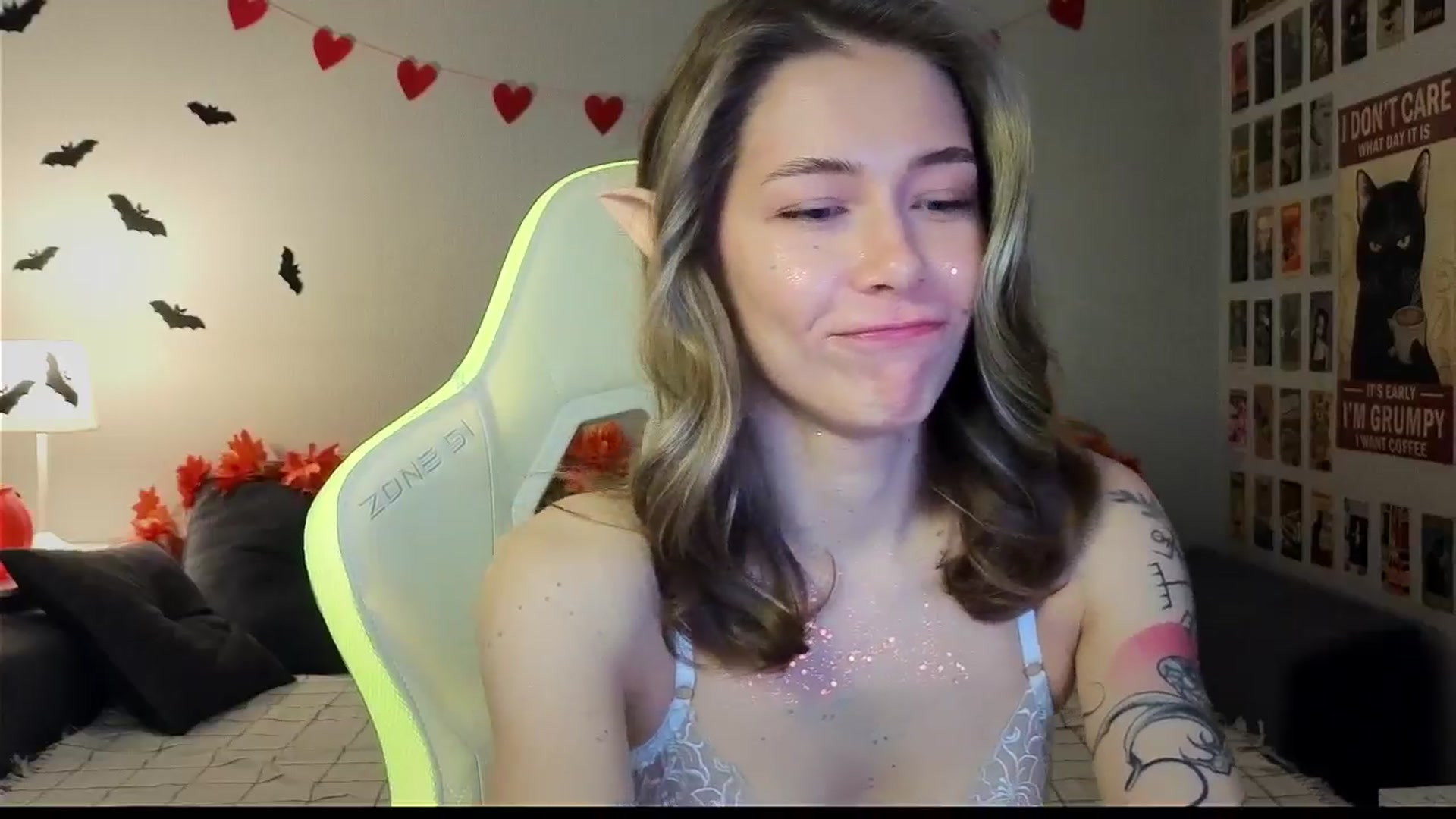 Gallery image thumbnail from KeepSpark's myfreecams stream on, 10/31/2024, 07:32 image 3 of 20