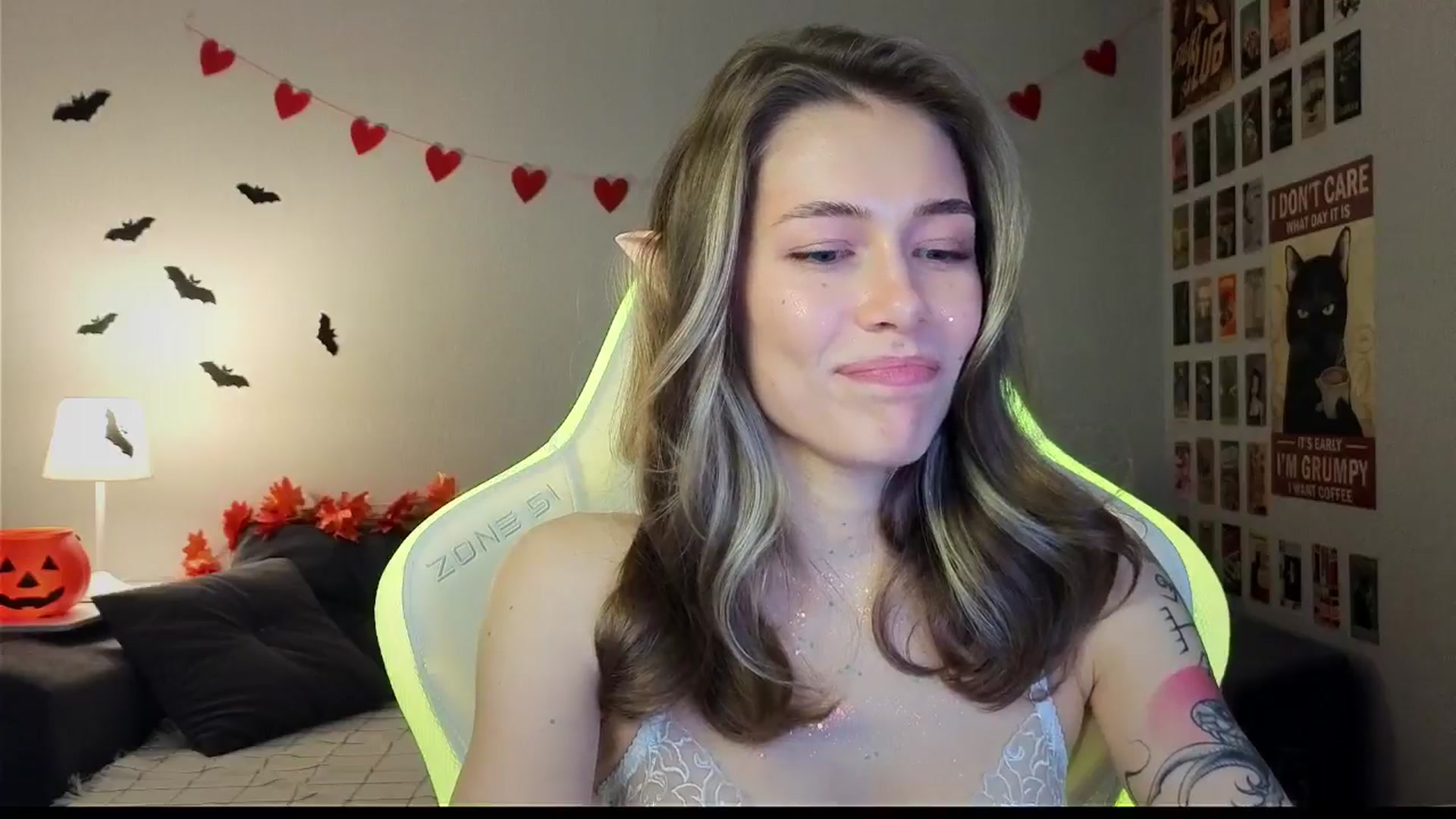 Gallery image thumbnail from KeepSpark's myfreecams stream on, 10/31/2024, 10:28 image 8 of 20