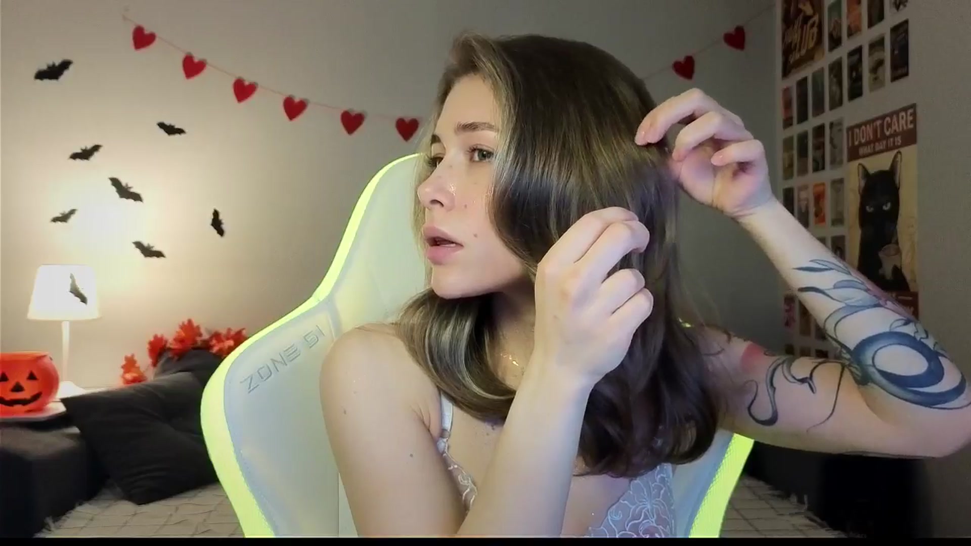 Gallery image thumbnail from KeepSpark's myfreecams stream on, 10/31/2024, 10:28 image 4 of 20