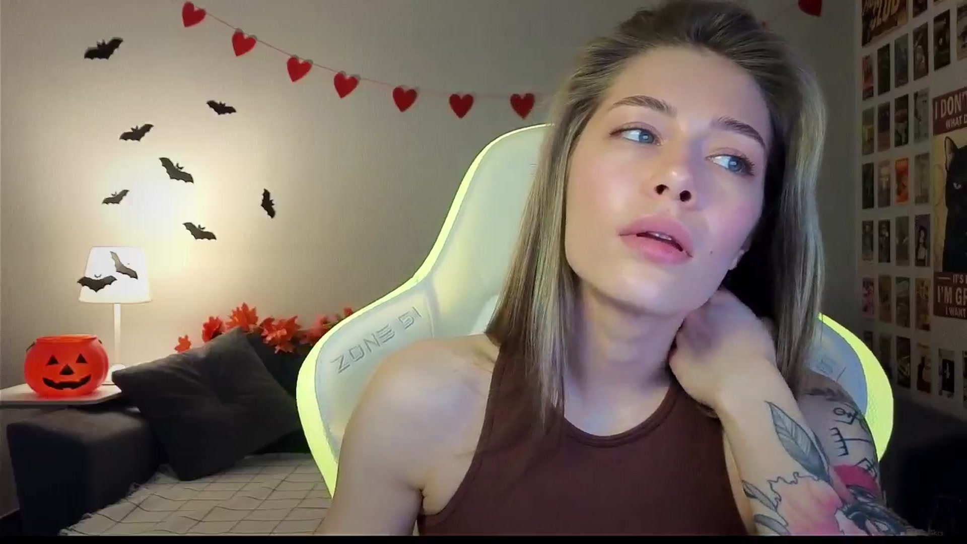 Gallery image thumbnail from KeepSpark's myfreecams stream on, 11/01/2024, 07:38 image 19 of 20