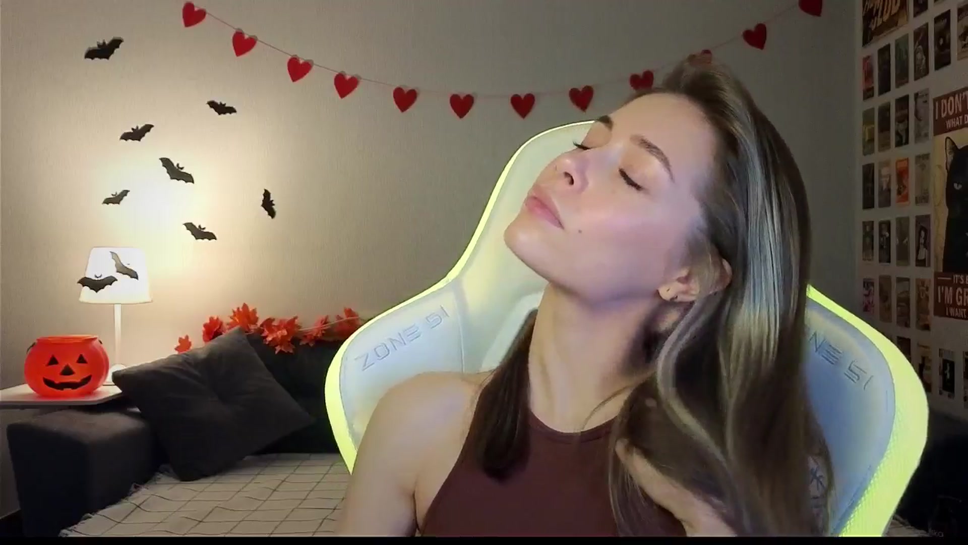 Gallery image thumbnail from KeepSpark's myfreecams stream on, 11/01/2024, 07:38 image 15 of 20