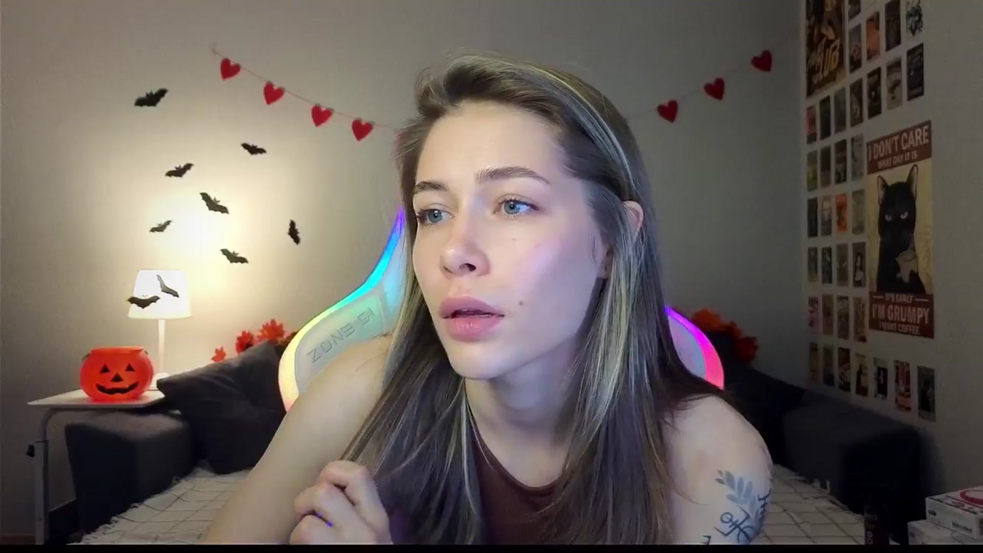 Gallery image thumbnail from KeepSpark's myfreecams stream on, 11/01/2024, 11:26 image 16 of 20