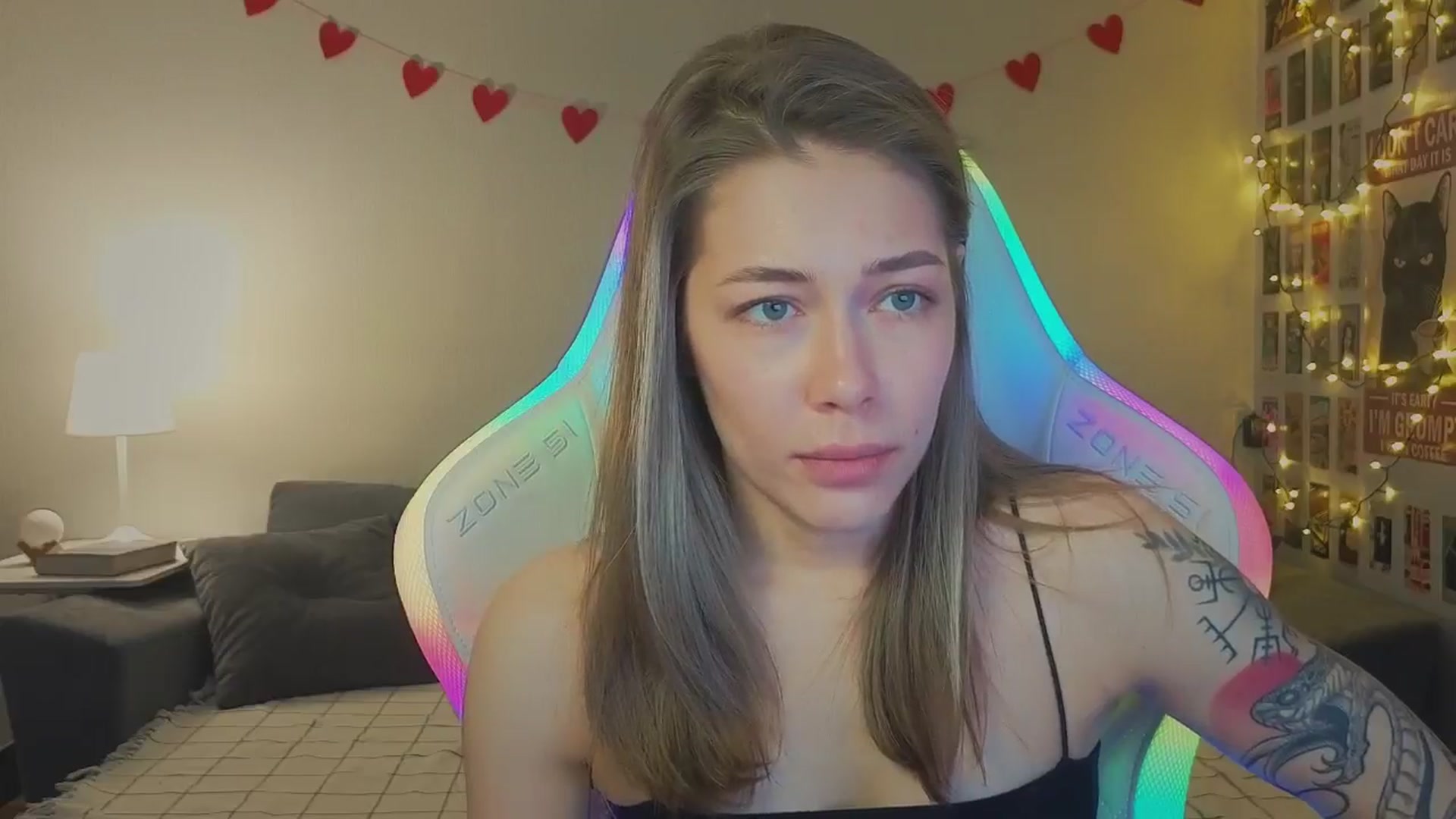 Gallery image thumbnail from KeepSpark's myfreecams stream on, 11/11/2024, 07:11 image 17 of 20