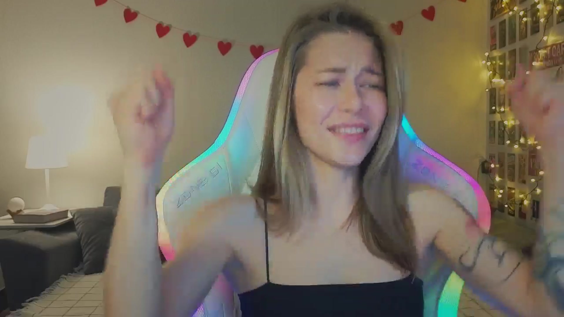 Gallery image thumbnail from KeepSpark's myfreecams stream on, 11/11/2024, 07:11 image 12 of 20