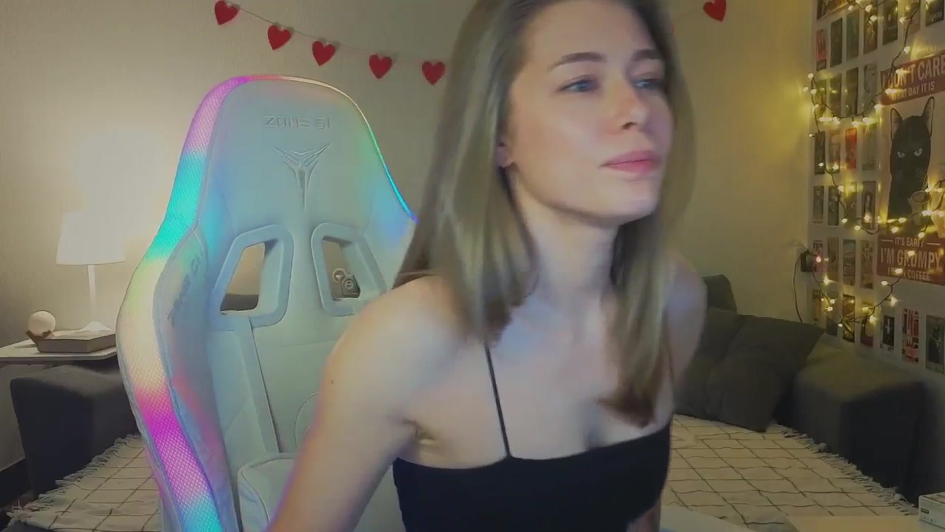Gallery image thumbnail from KeepSpark's myfreecams stream on, 11/11/2024, 07:50 image 14 of 20