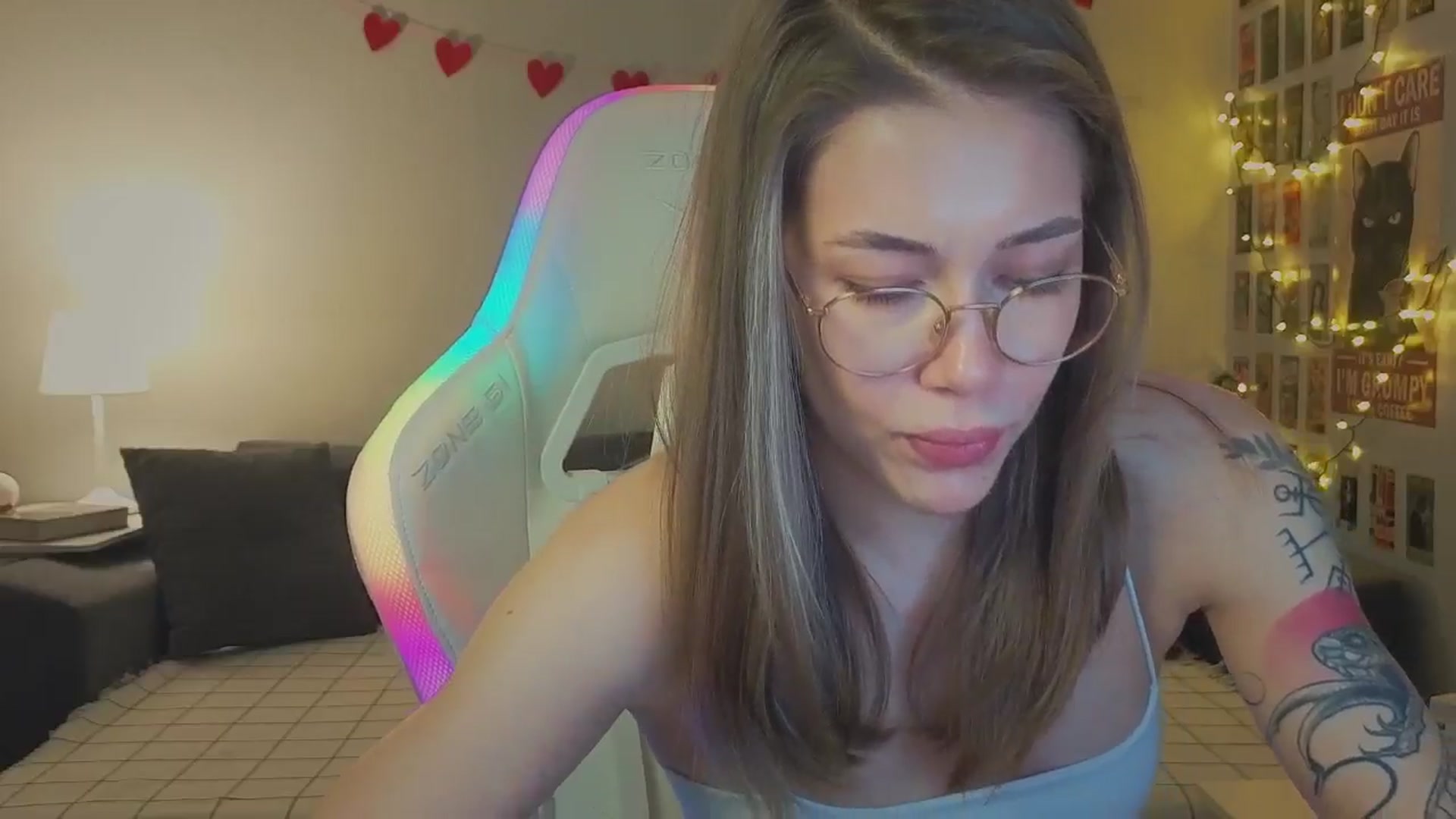 Gallery image thumbnail from KeepSpark's myfreecams stream on, 11/13/2024, 06:11 image 19 of 20
